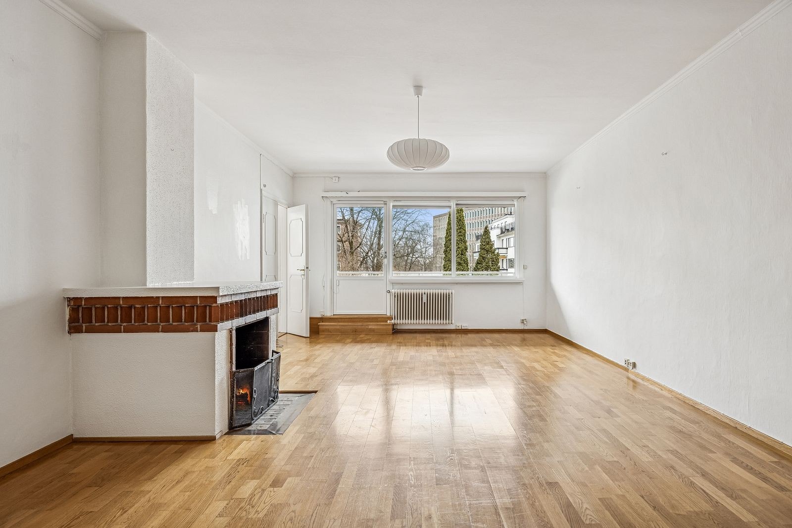 Fra stuen er det utgang til balkong. Galleribilde