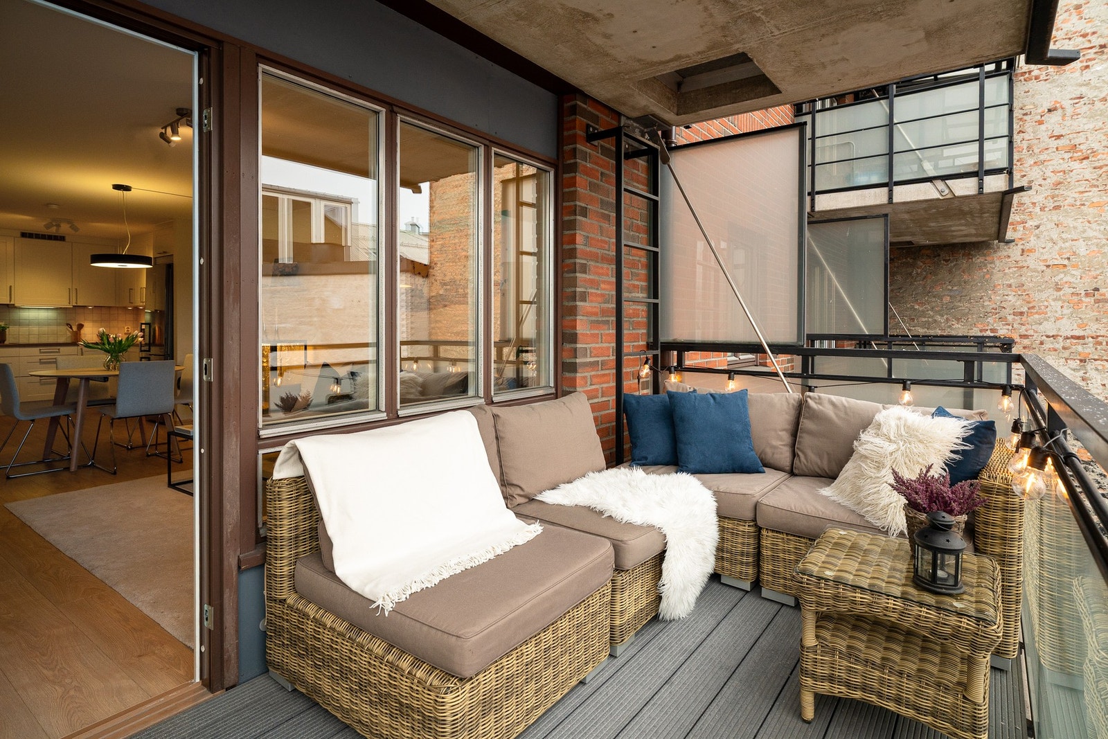 Balkongen er overbygget, noe som øker bruksverdien. Galleribilde