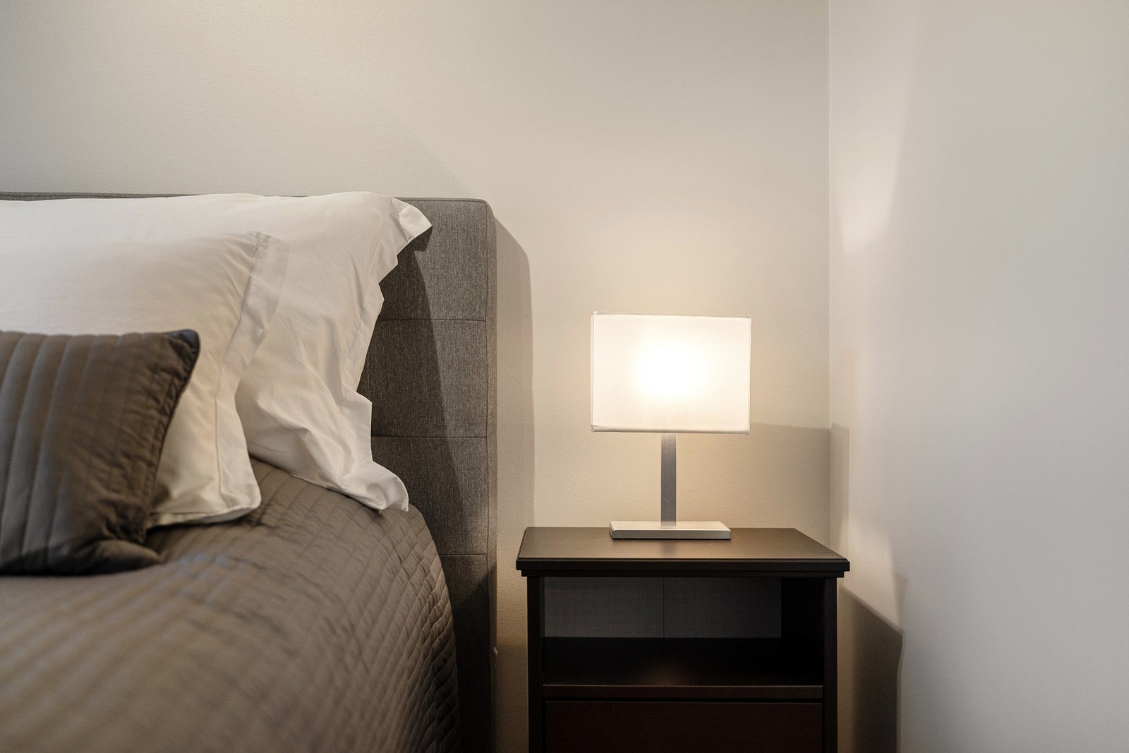 Sov godt i Dalsbergstien 18! Hele leiligheten er vendt inn mot trafikkfritt område. Galleribilde