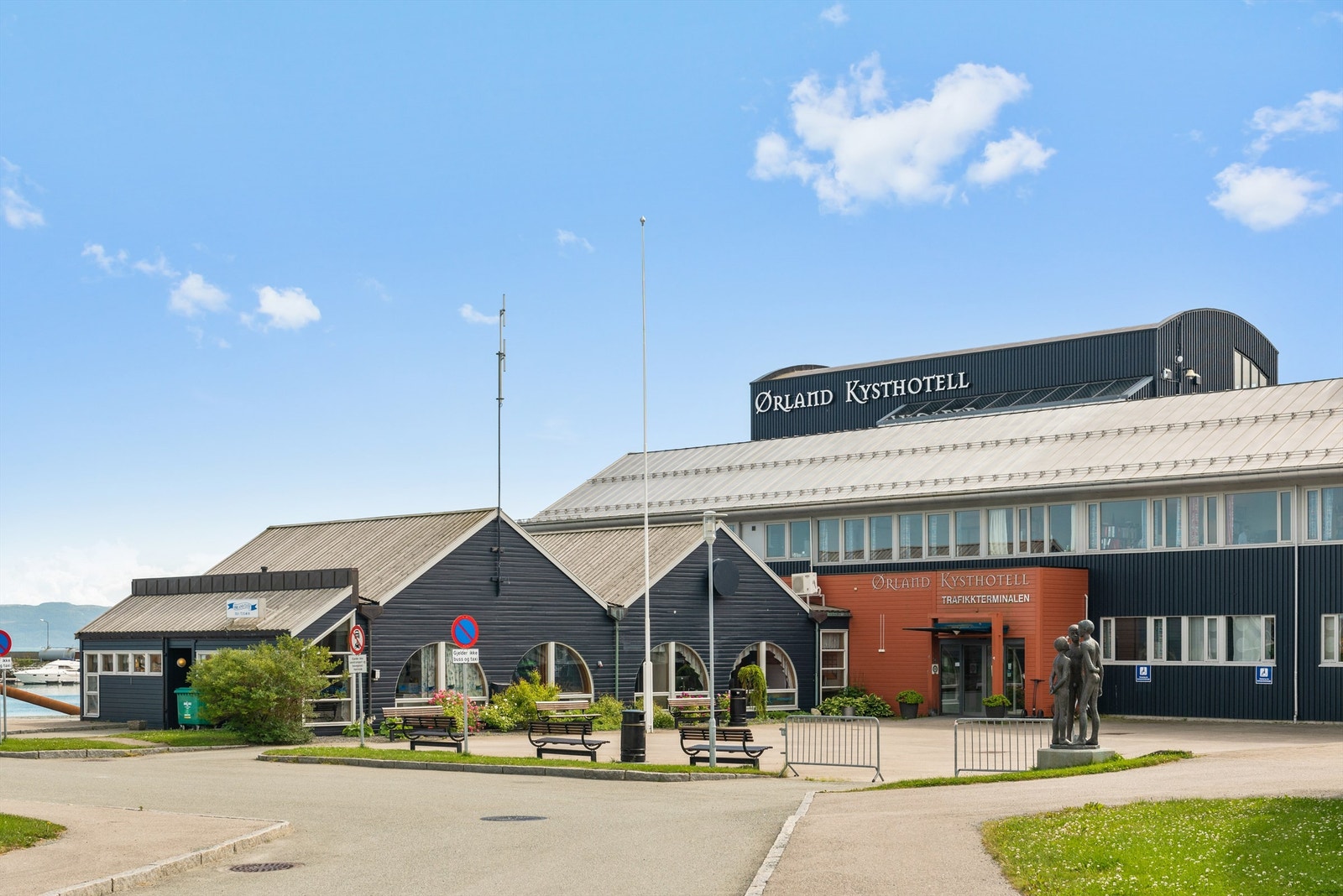 Eiendommen ligger strategisk og svært idyllisk til midt mellom Bjugn og Ørland Galleribilde