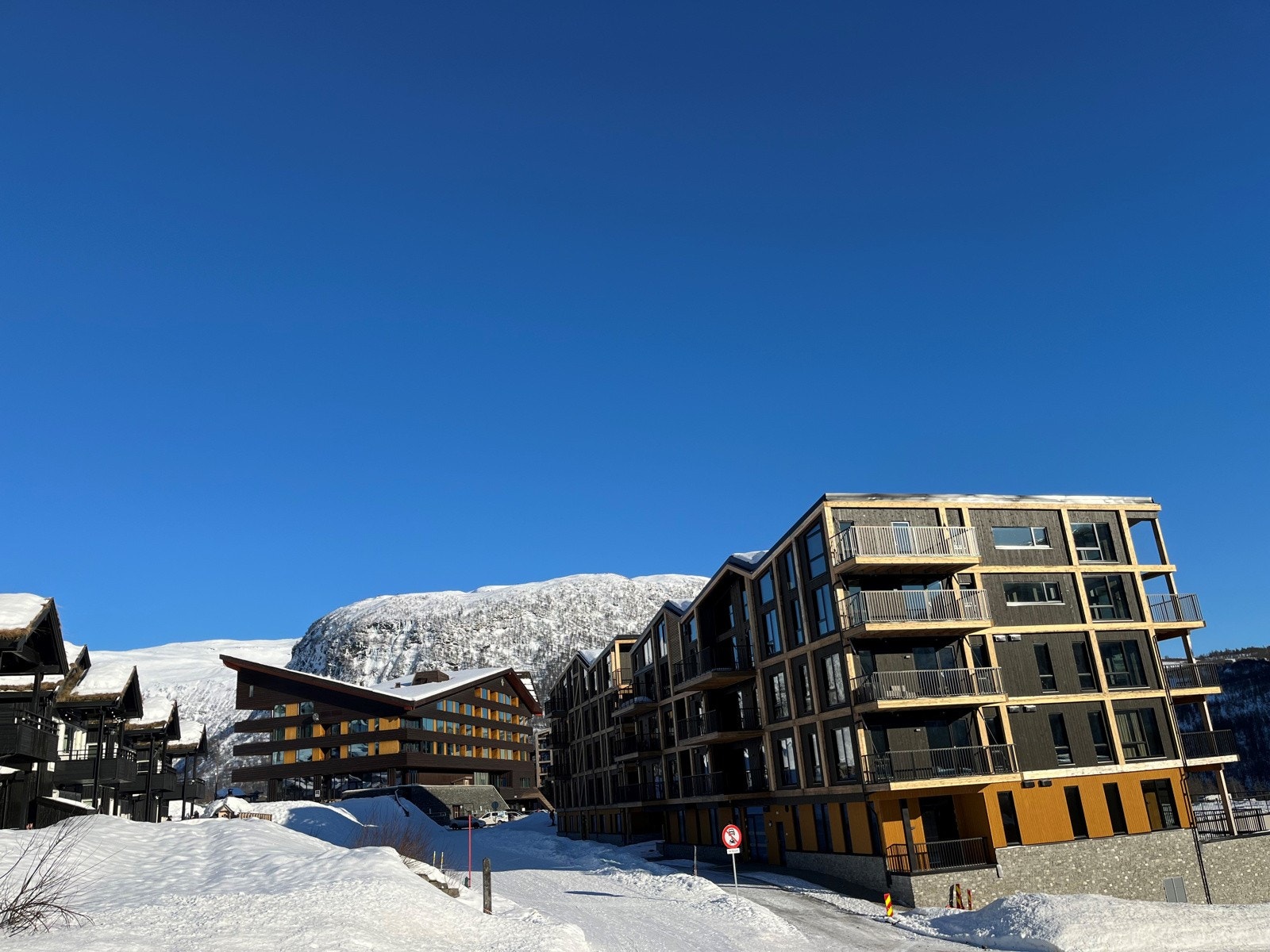 Har du spørsmål til boligen eller ønsker du visning? Kontakt megler Even Lindseth på tlf. 98 23 96 56 eller e-post el@proaktiv.no. Galleribilde