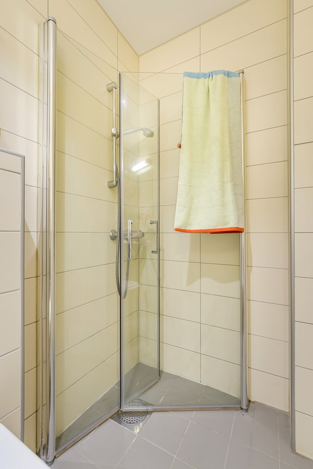 Badet har avtrekk via mekanisk avtrekksanlegg i boenheten. Galleribilde