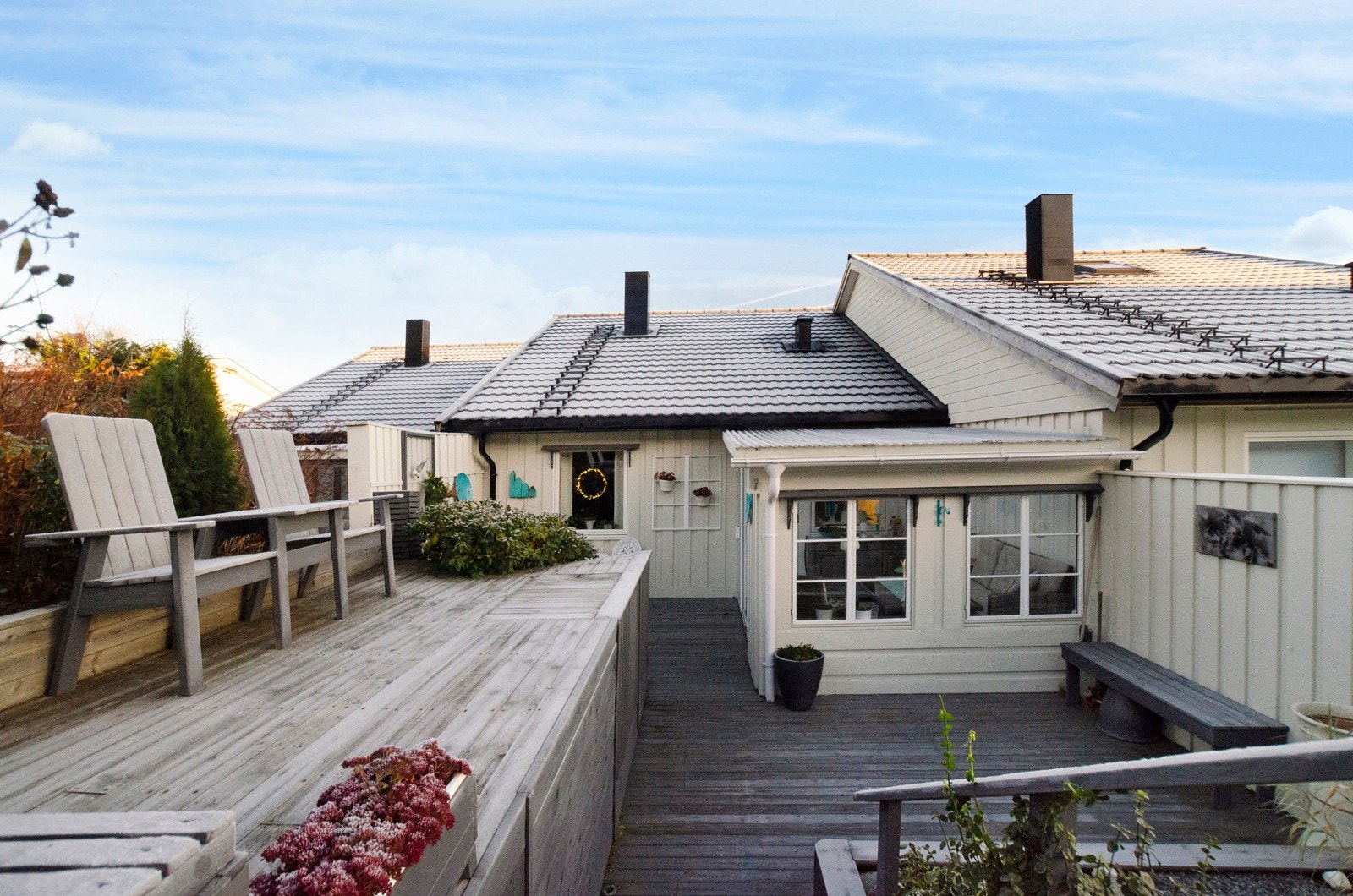 Skjermet og solrik veranda. Galleribilde