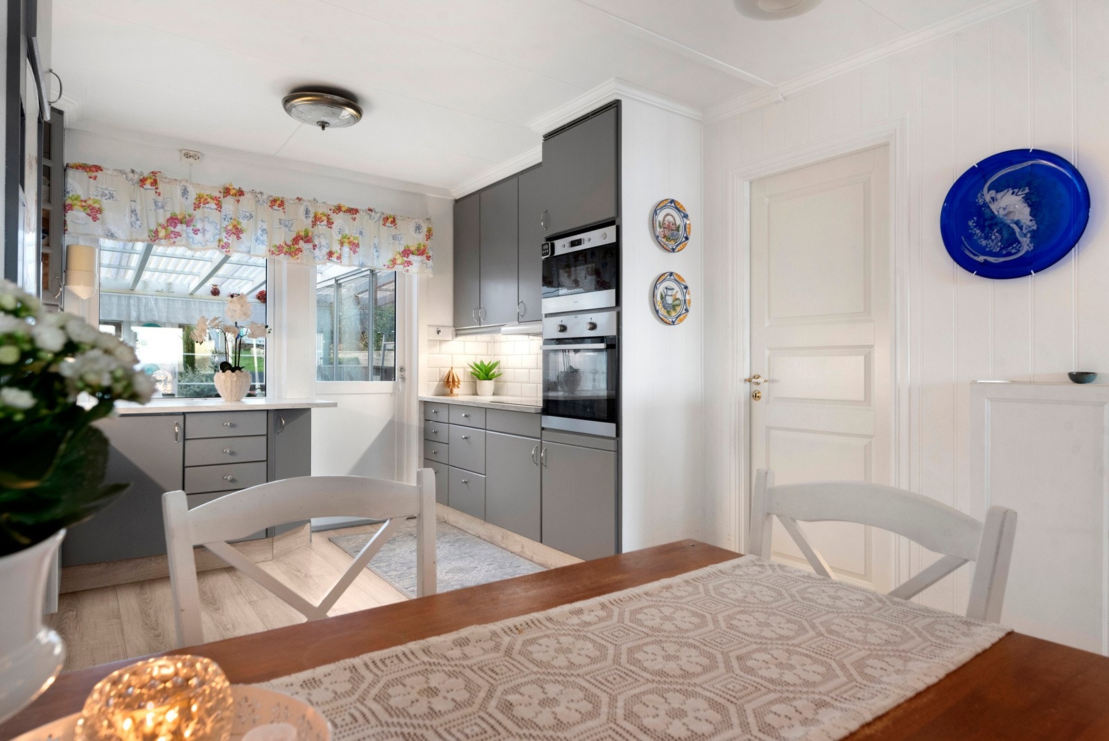 God plass for spisebord i tilknytning til kjøkken. Galleribilde