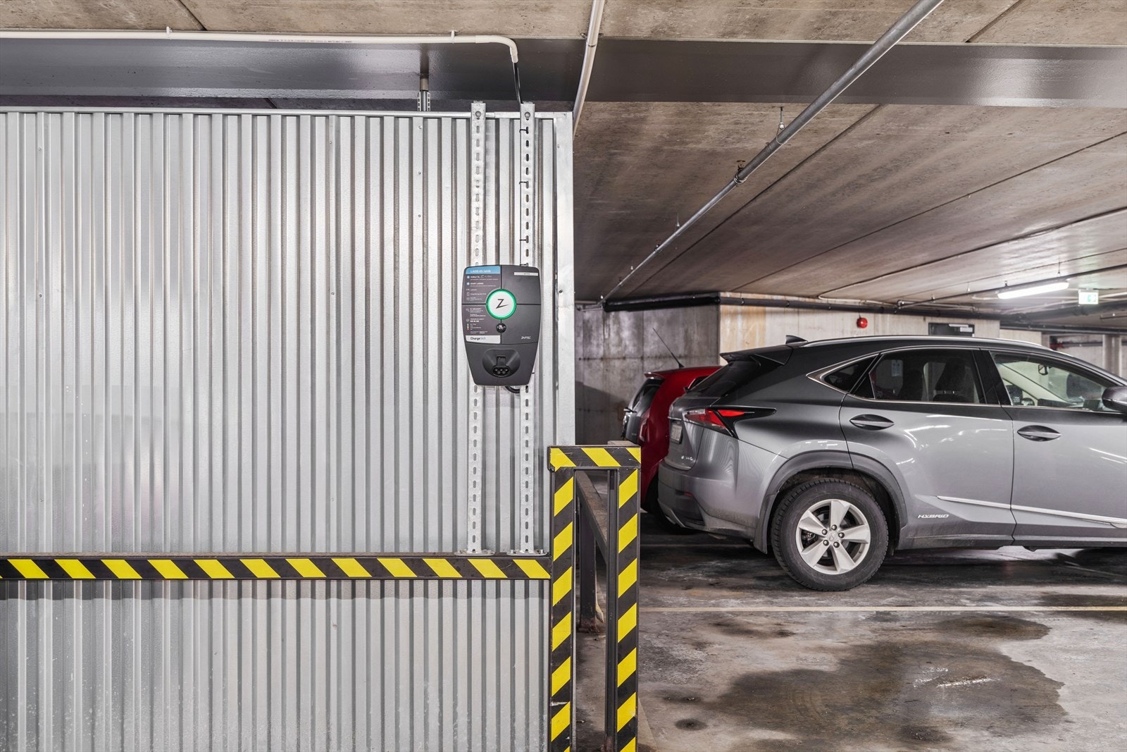 P-plasser med elbillader Galleribilde