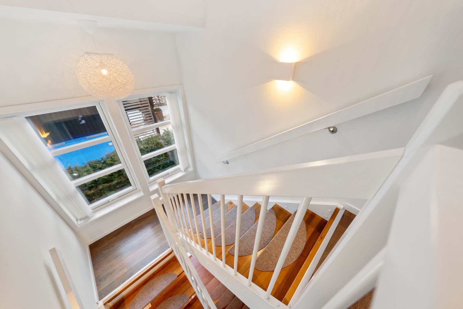 Trapp som fører til husets 2 . etg. Galleribilde