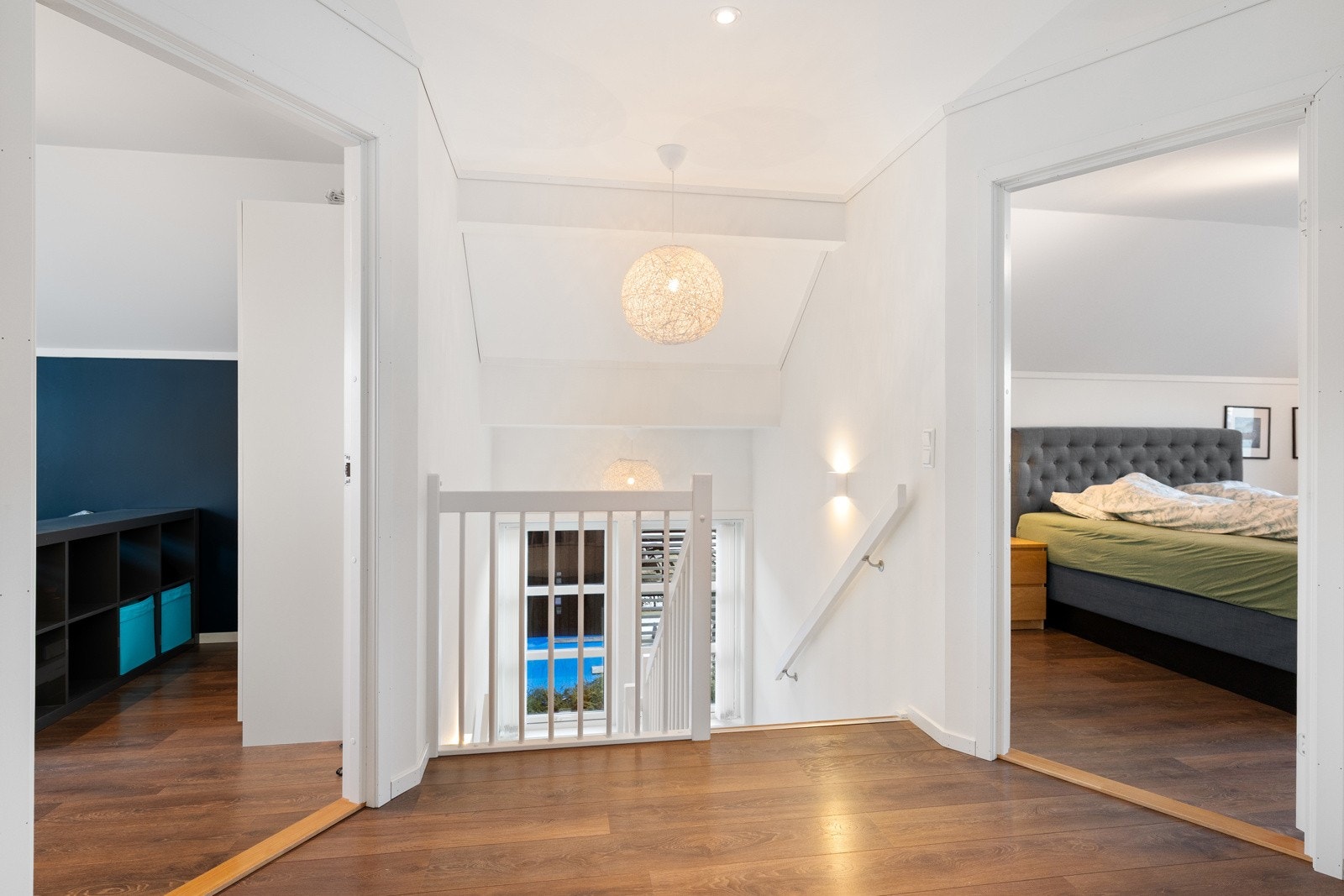 Stor gang med plass til kontor Galleribilde