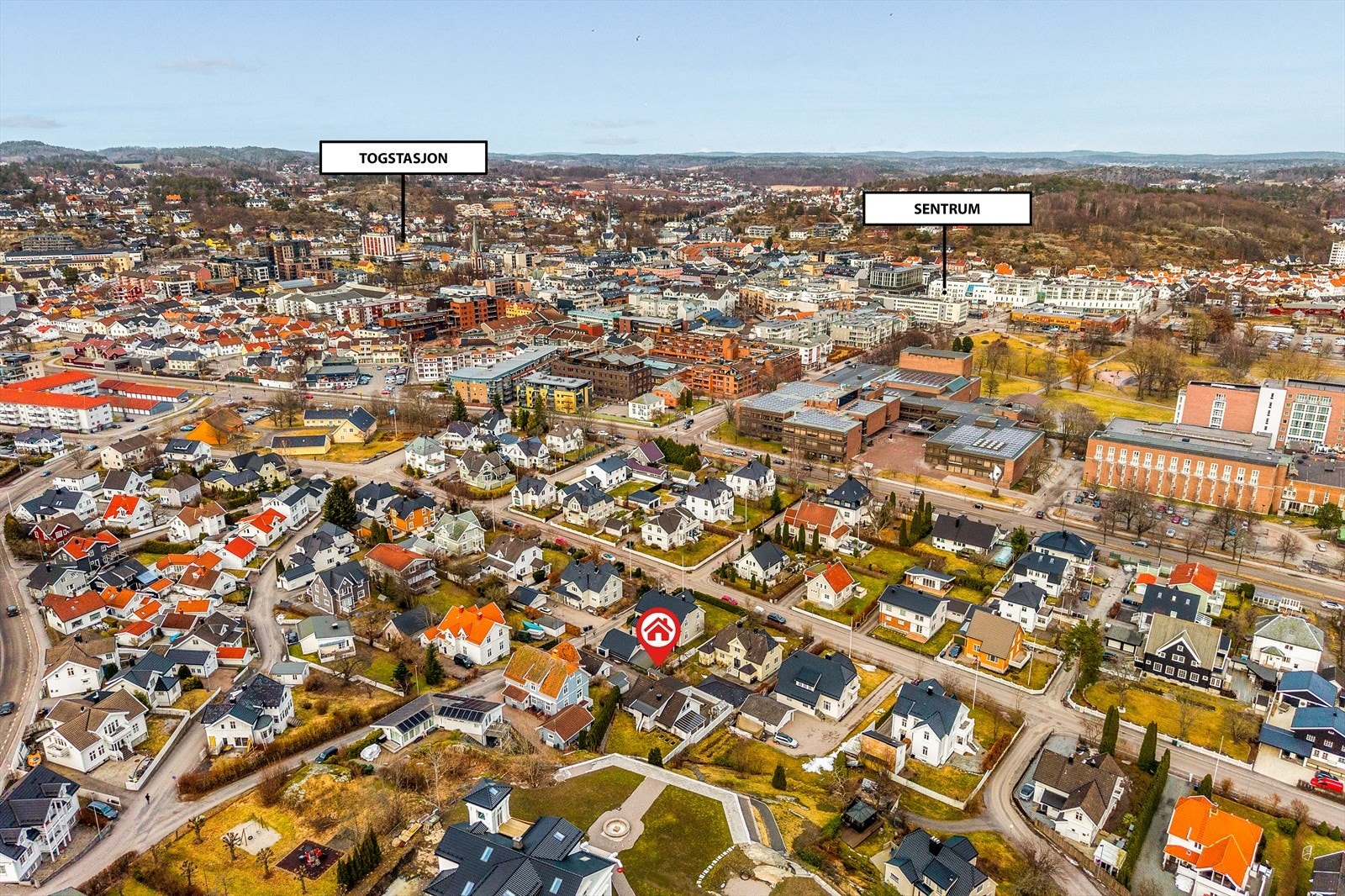 Her bor du med alle sentrumsfunksjoner i gangavstand, med enkel tilgang til butikker, serveringssteder, kollektivtilbud og øvrige servicetilbud. Galleribilde