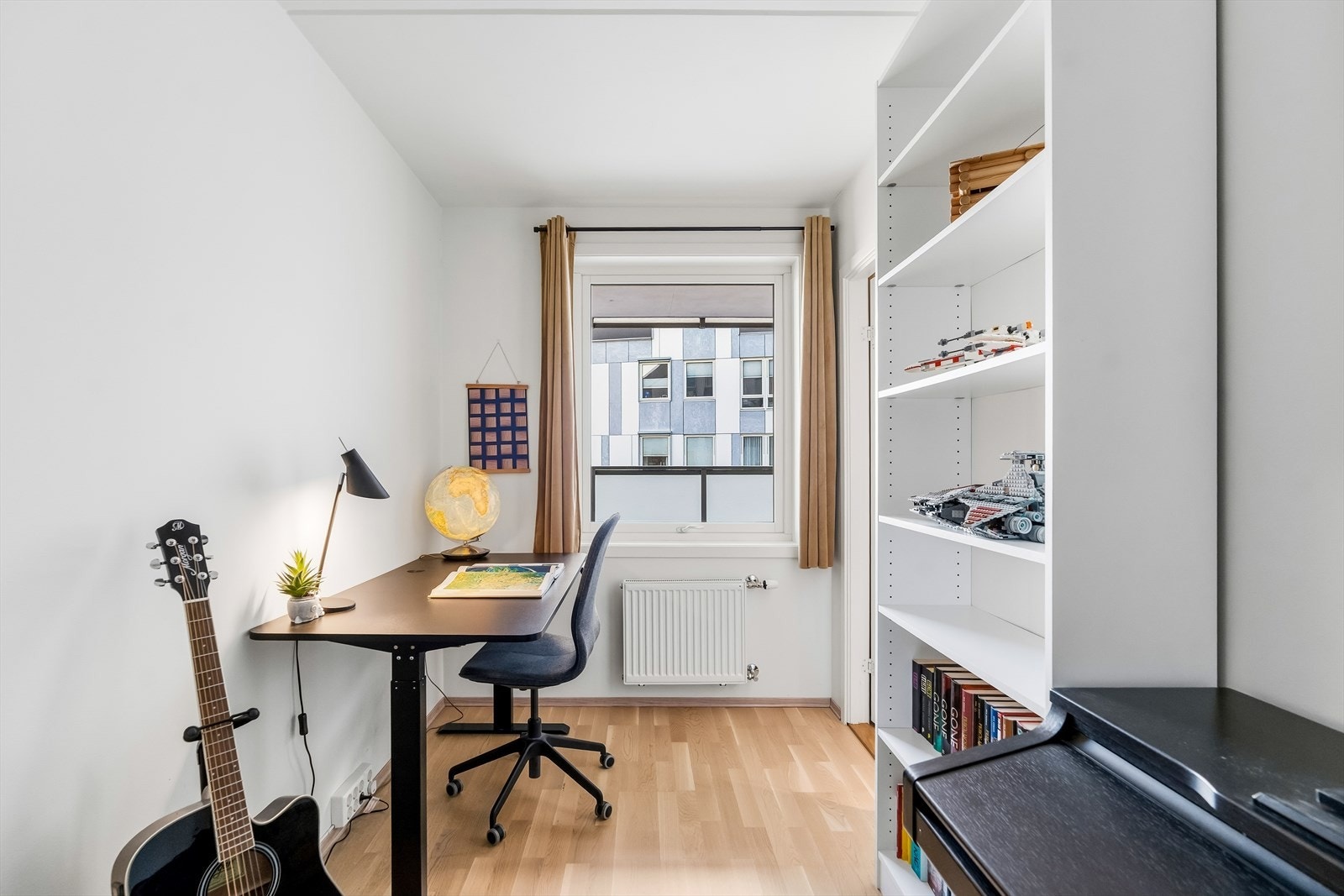 Soverom nr. 2 fungerer ypperlig som barnerom, gjesterom eller kontor - her er mulighetene mange. Galleribilde