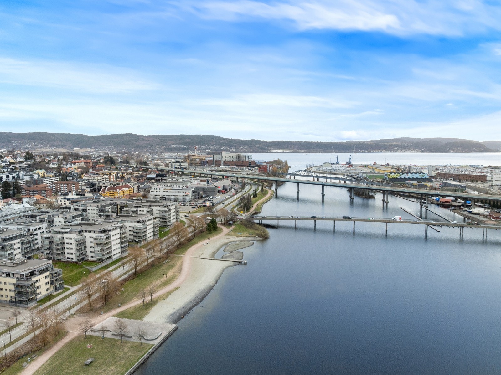 Fra leiligheten er det kort vei til sentrum og byens fasiliteter. Galleribilde