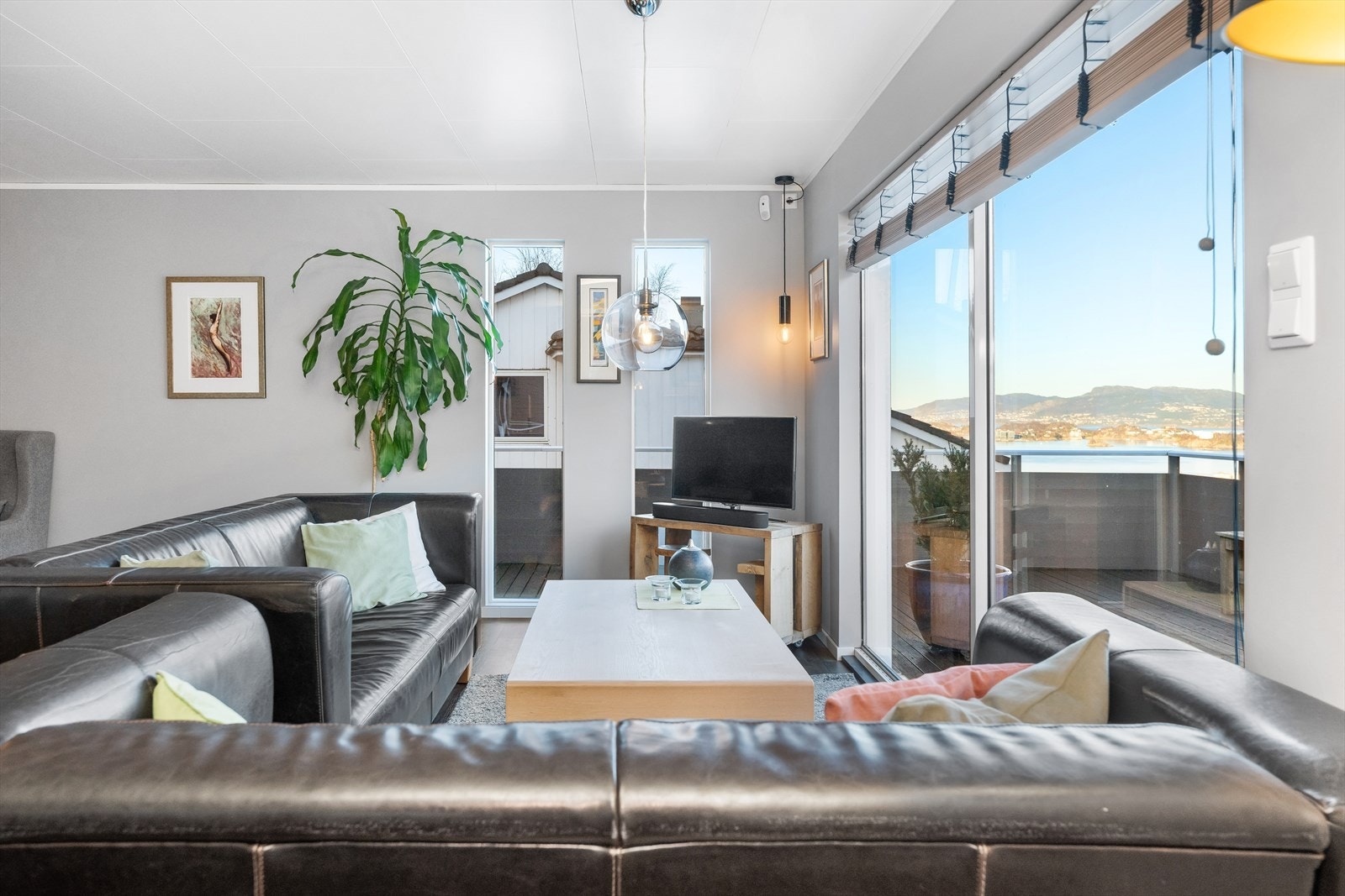 Her kan man sitte å nyte utsikten. Galleribilde