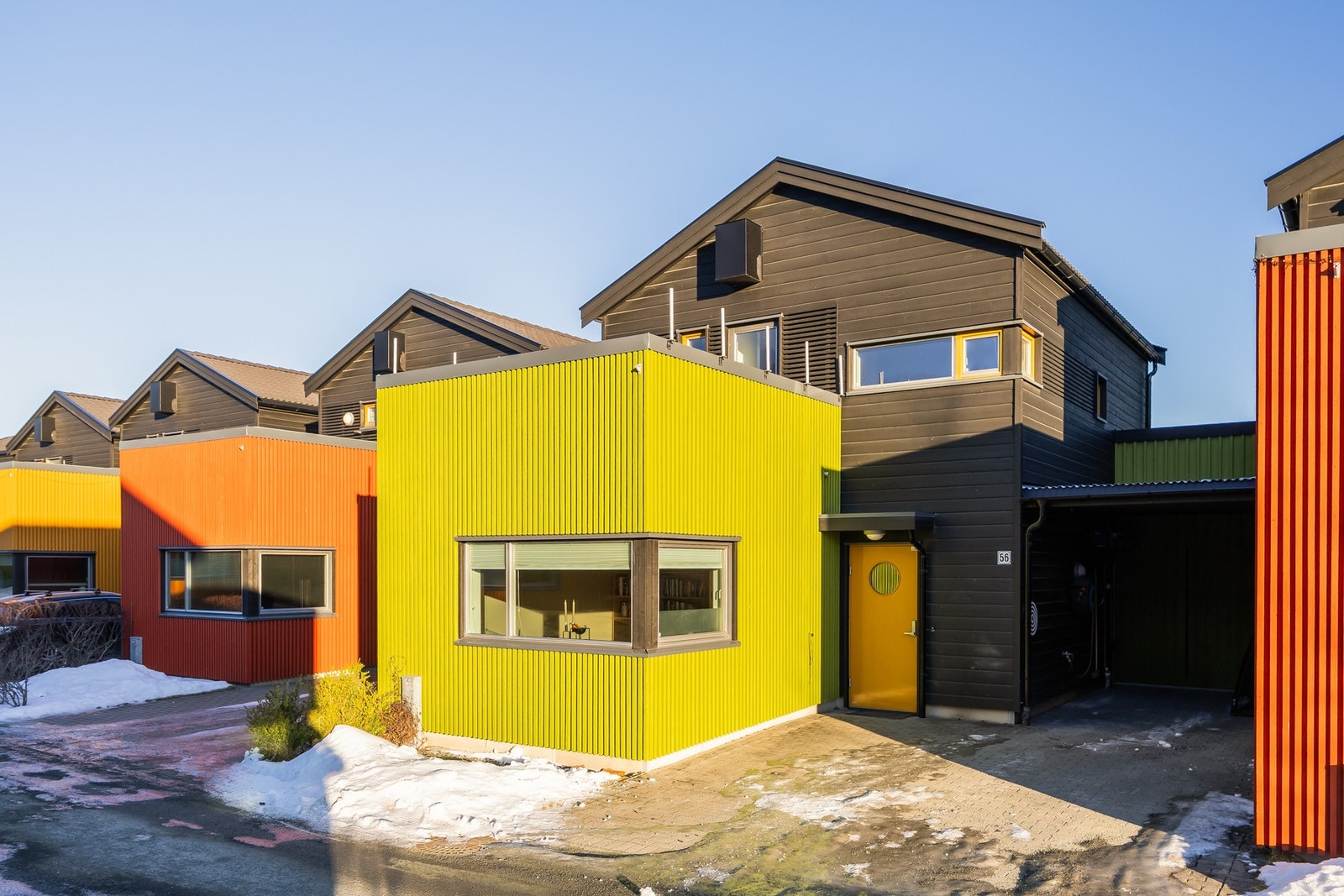 Beliggende i Sjøhaven boligområde ikke langt fra Rotvollfjæra og sjøen. Galleribilde