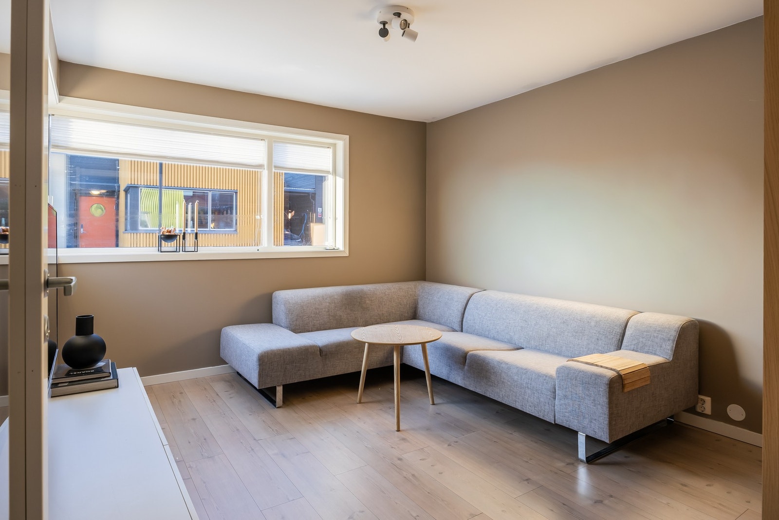 Området beskrives best som barnevennlig og naturskjønt, men likevel sentralt. Galleribilde