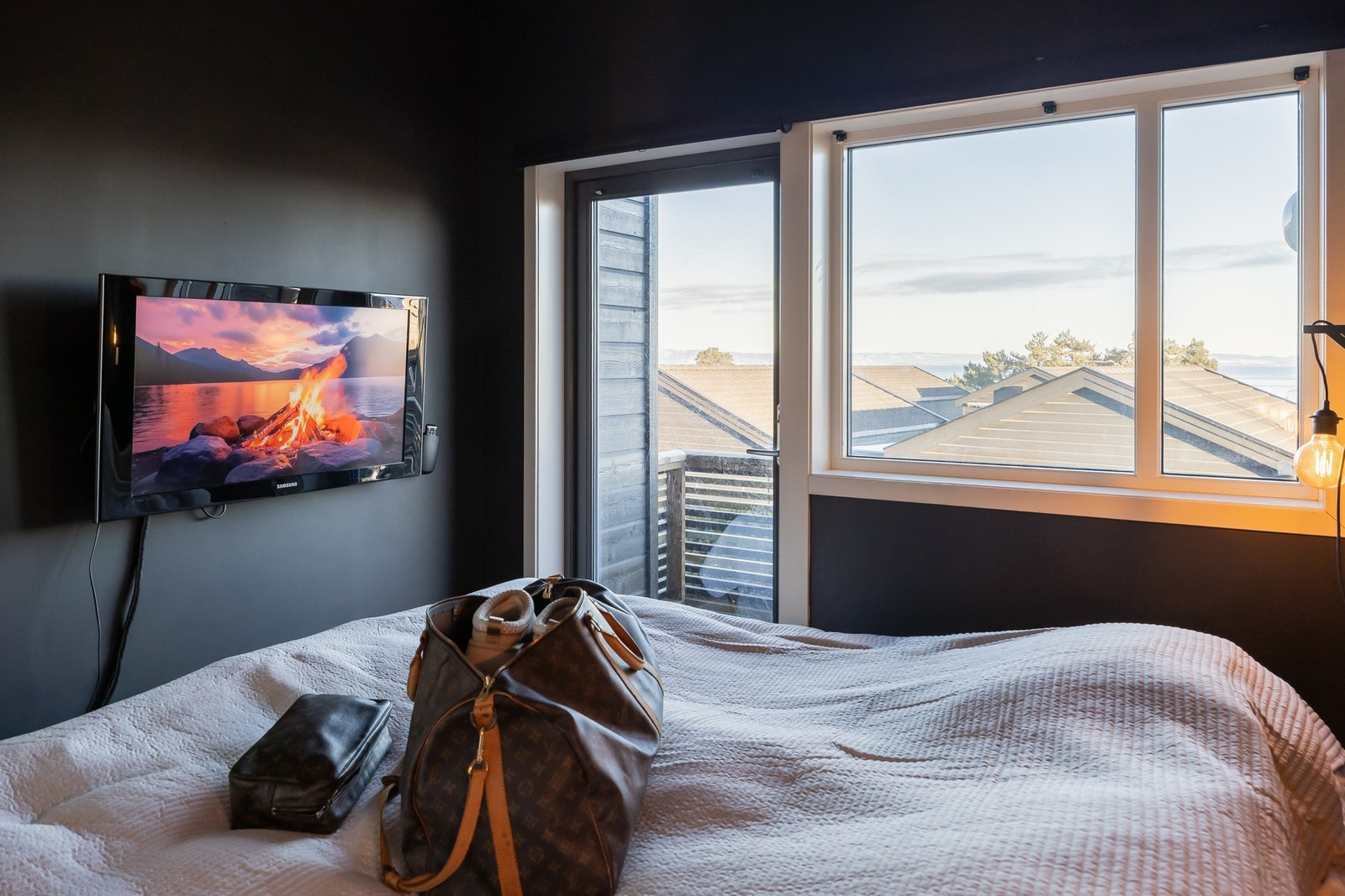 Utgang til luftebalkong på hovedsoverom. Galleribilde