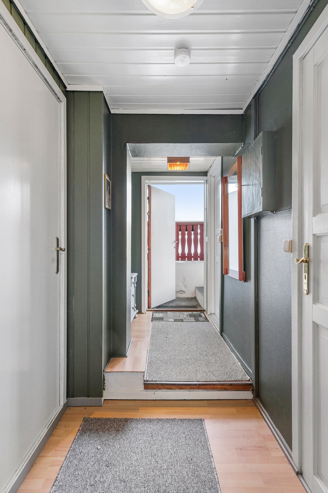 Entréen i sokkeletasjen. Galleribilde