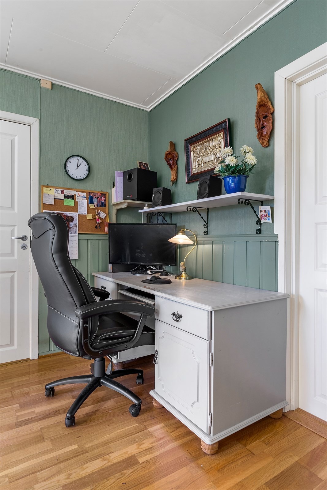 I hjørnet på kjøkkenet er det plass til en kontorpult om man har behov for det. Galleribilde