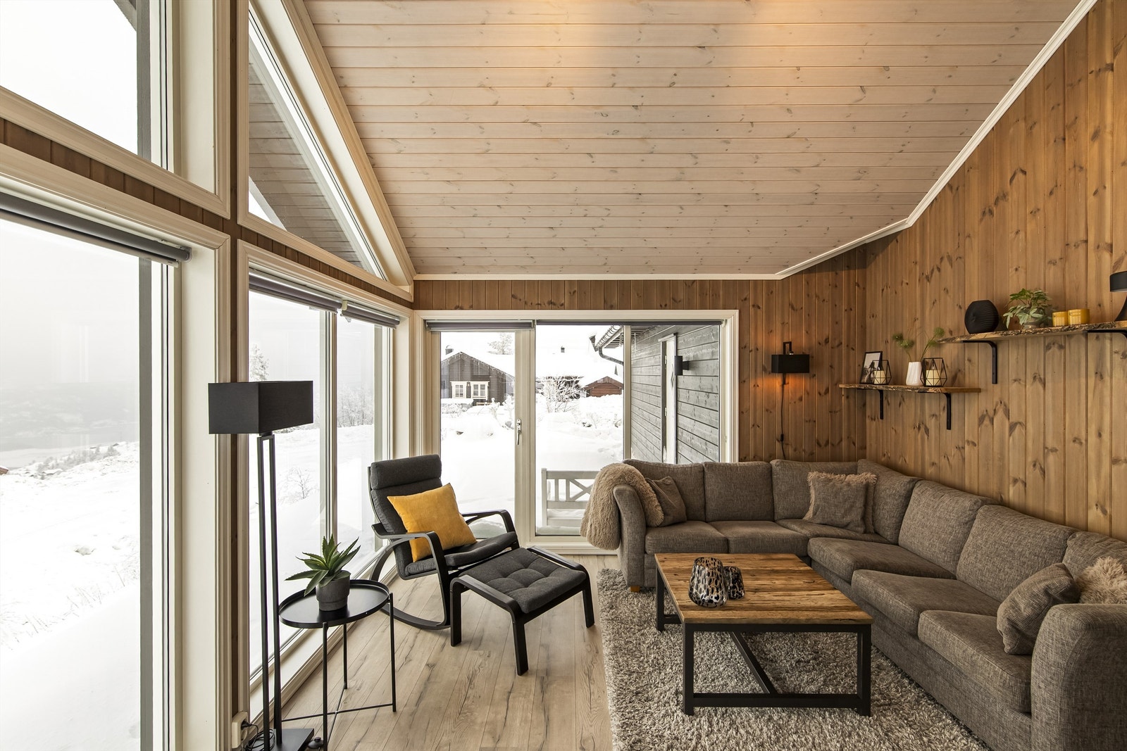 Høy himling og delikate fargevalg Galleribilde