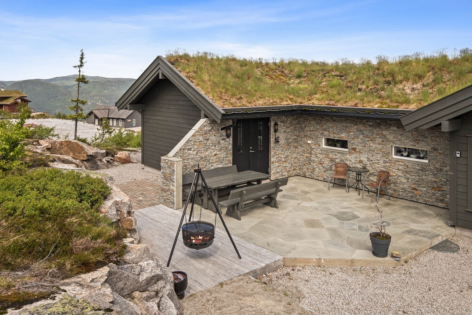 Fasade med detaljer i sten Galleribilde