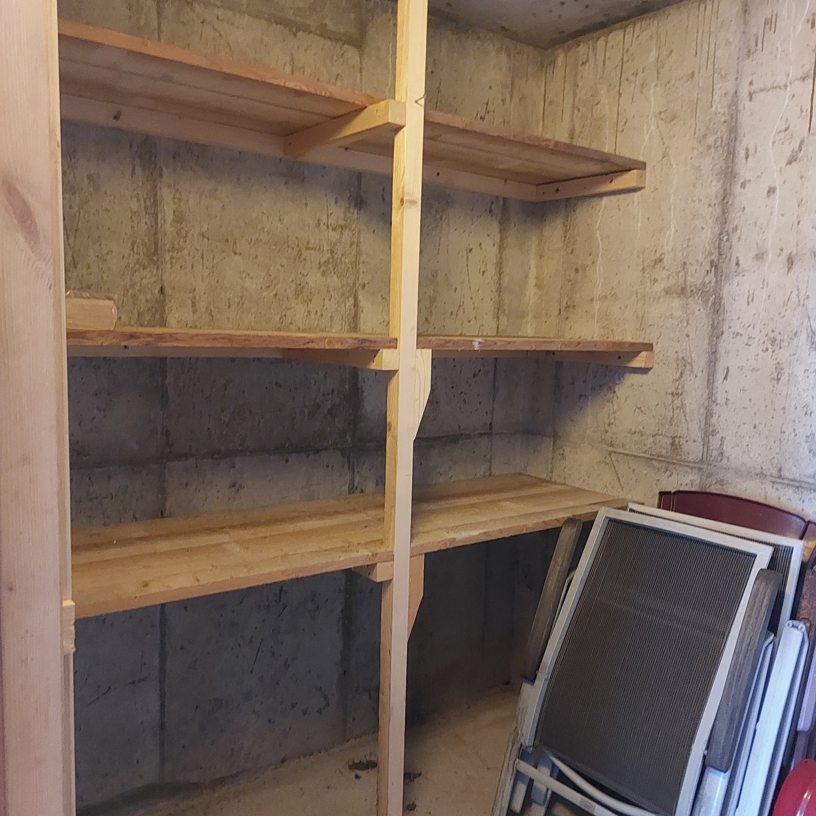 Bodplass innerst i garasjen. Galleribilde