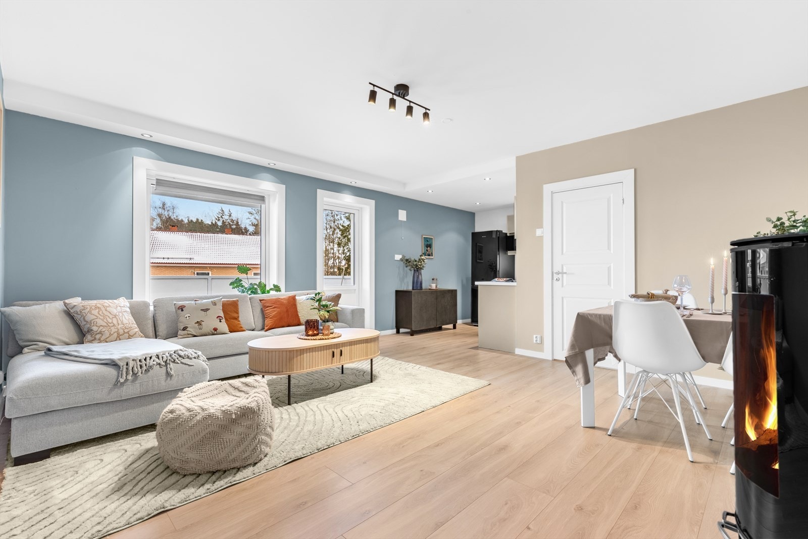 Velkommen til denne sjarmerende leiligheten i Feltspatveien 45! Galleribilde