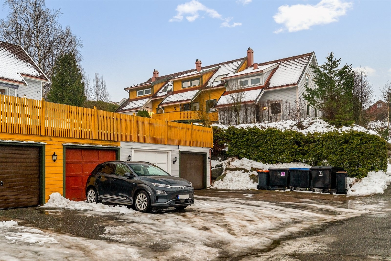 Garasje i rekke. Galleribilde