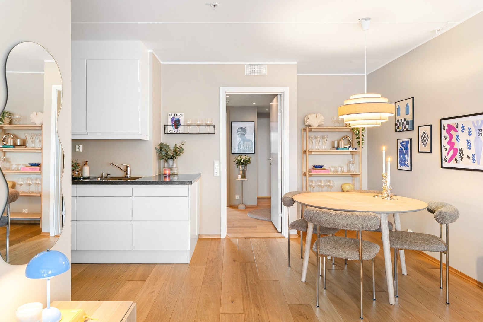 Visste du at varmtvann og fyring (a-konto) er inkludert i felleskostnadene? Dette bidrar til en mer oversiktlig privatøkonomi. Galleribilde