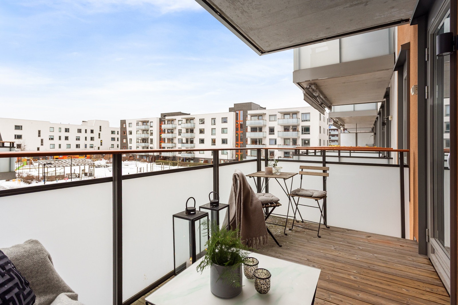 Kristine Berg & Christer Sebbah v/EIE Løren har gleden av å ønske velkommen til Lørenvangen 42! Foto: Studio Sætre (Hanne Cecilie Sætre) Galleribilde