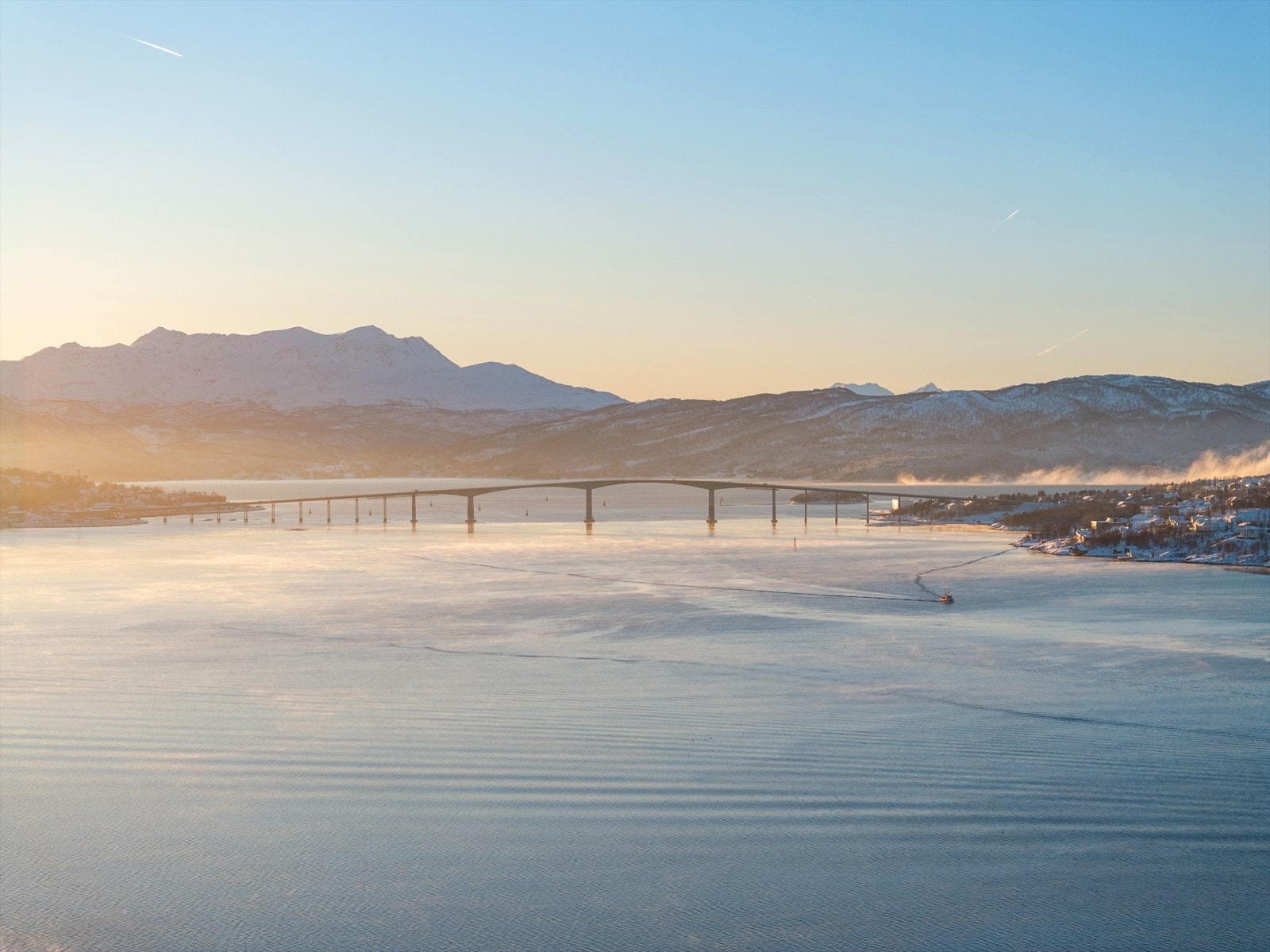 Kort vei til Finnsnes sentrum for jobbmuligheter og bymessige fasiliteter Galleribilde
