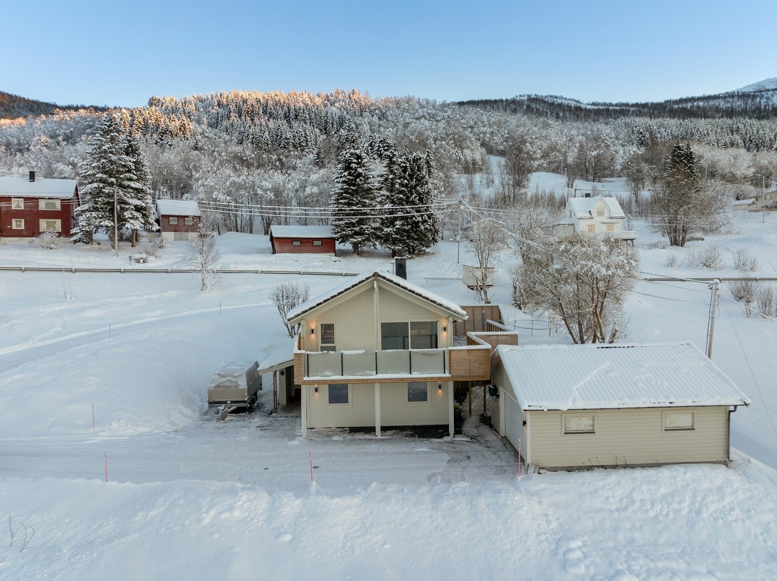 Trygt og etablert nabolag hvor både små og store trives Galleribilde