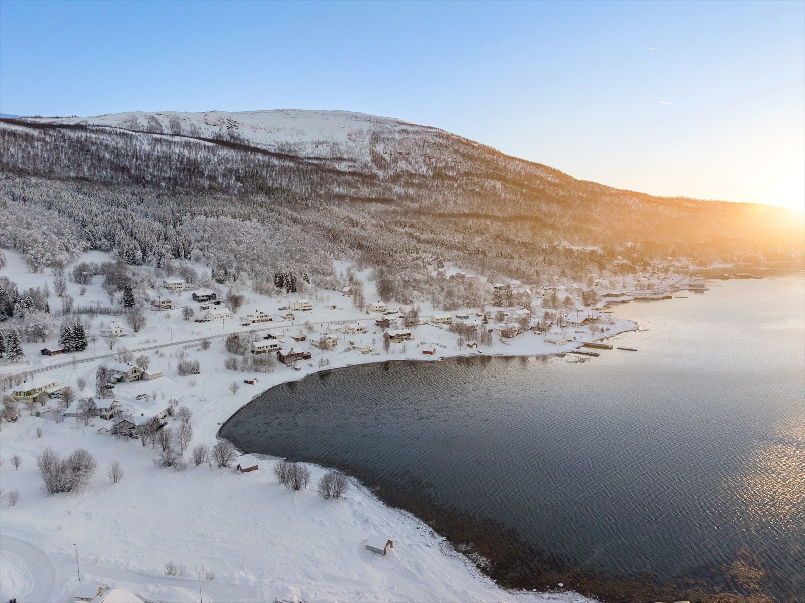 Bare en 3 minutters kjøretur til skole og barnehage Galleribilde