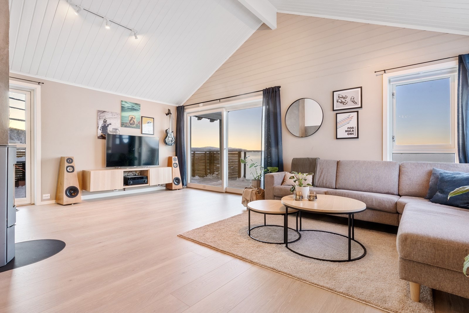 Stuen oppleves som både åpen og lun Galleribilde