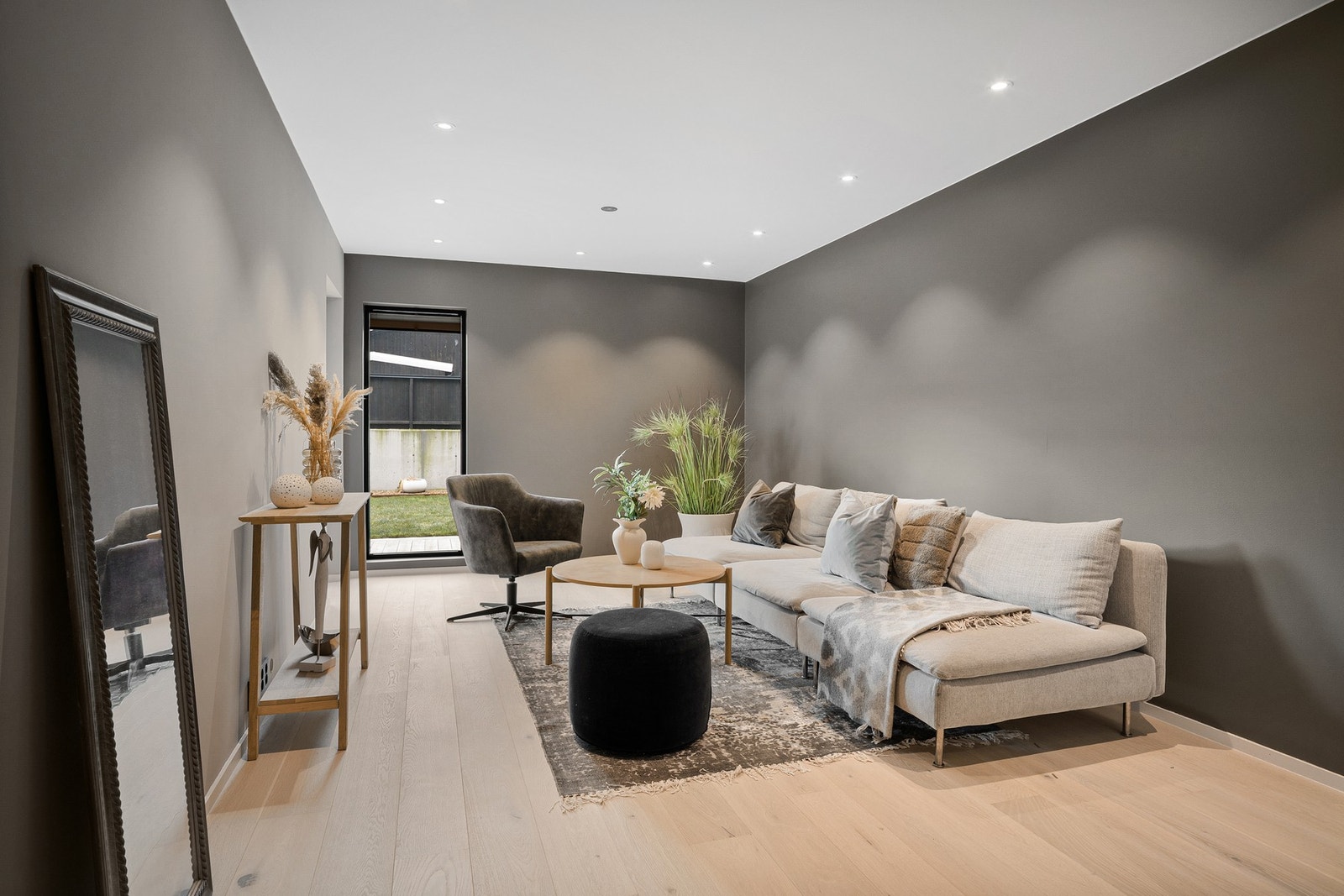 I boligens 1. etasje finner du boligens andre stue som egner seg godt som en ekstra oppholdsplass eller TV-stue. Galleribilde