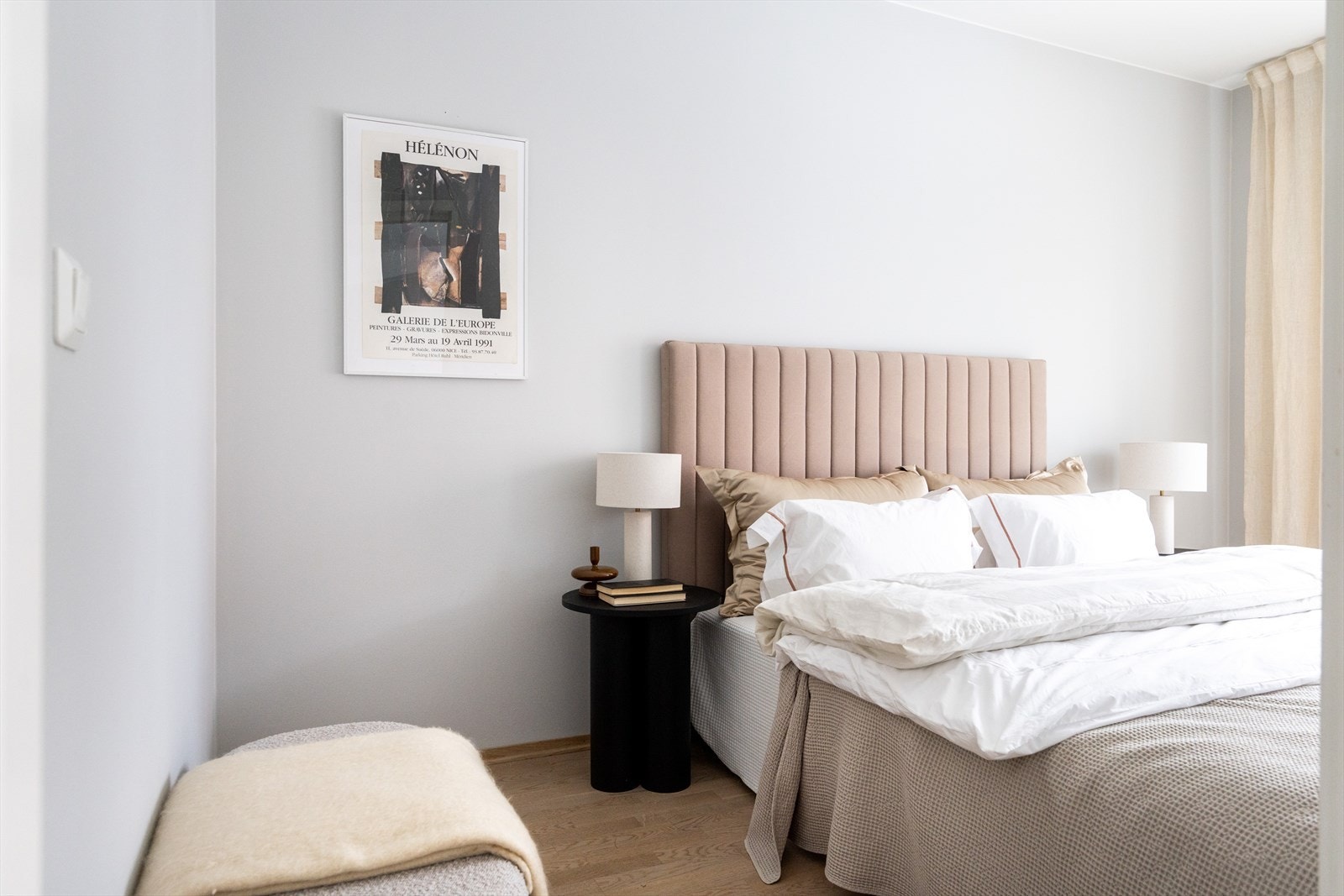 Soverommet har god plass til et praktisk garderobeskap. Galleribilde