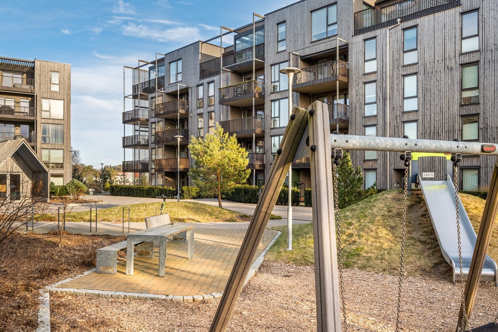 Lekeplass som skaper aktivitet for de små, perfekt i hverdagen. Galleribilde