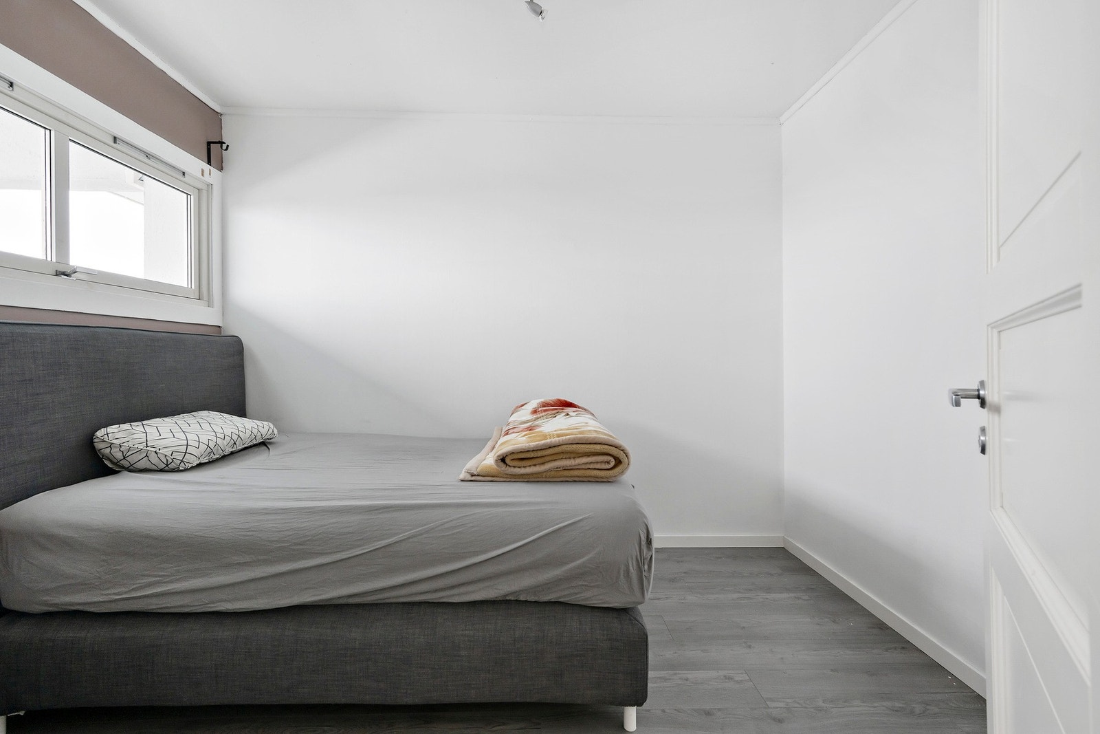 Det andre soverommet egner seg utmerket som barnerom, gjesterom eller hjemmekontor, og har også god plass til ønsket innredning. Galleribilde