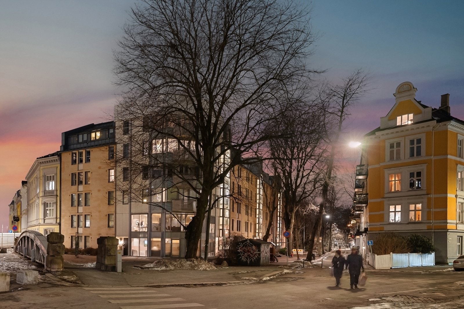 Eiendommen ligger i et meget attraktivt og sentralt område mellom Tjuvholmen og Solli Plass. Galleribilde