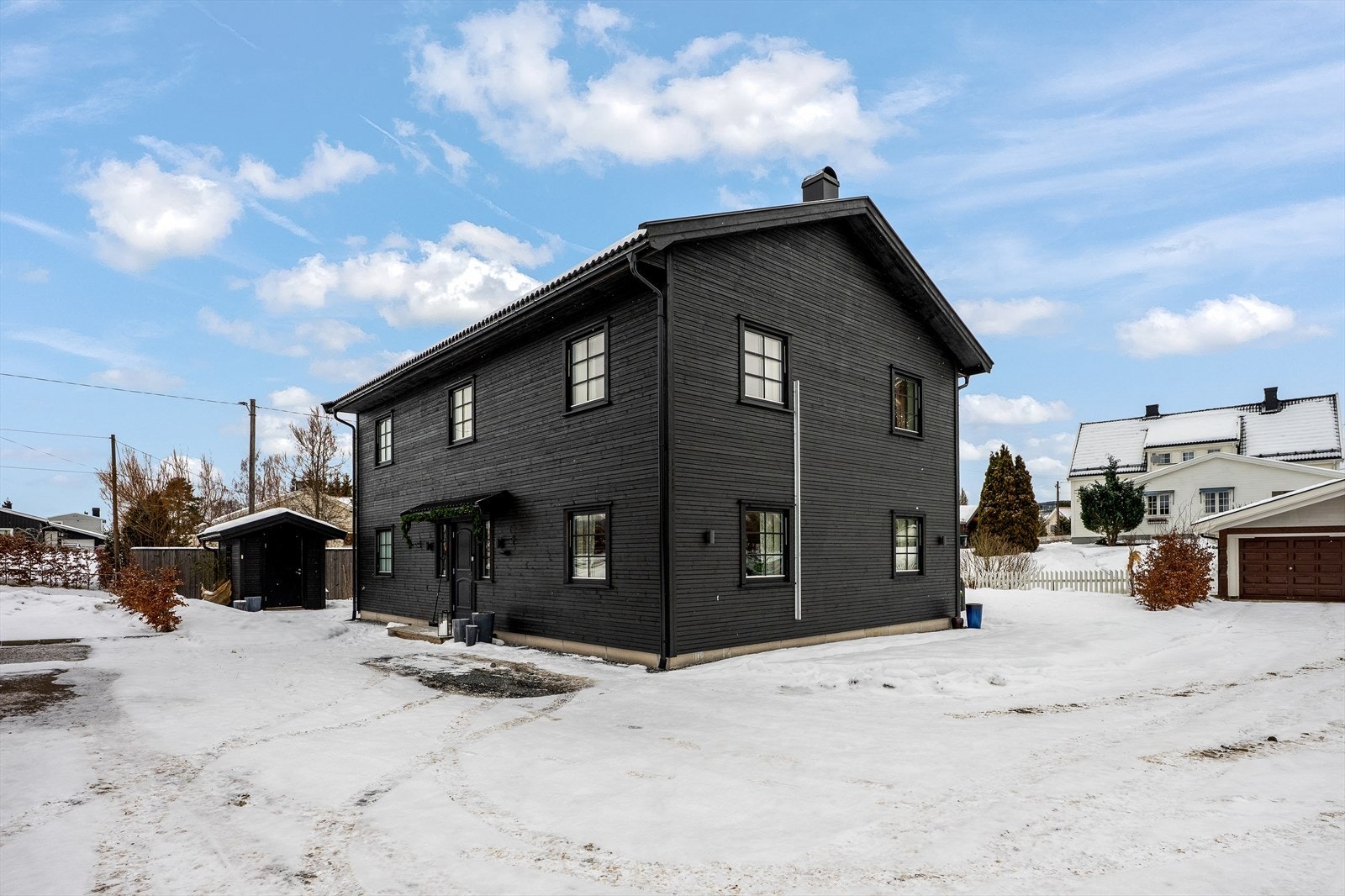 Boligen er oppført i 2020 og holder en gjennomgående god standard med flotte og moderne kvaliteter. Galleribilde