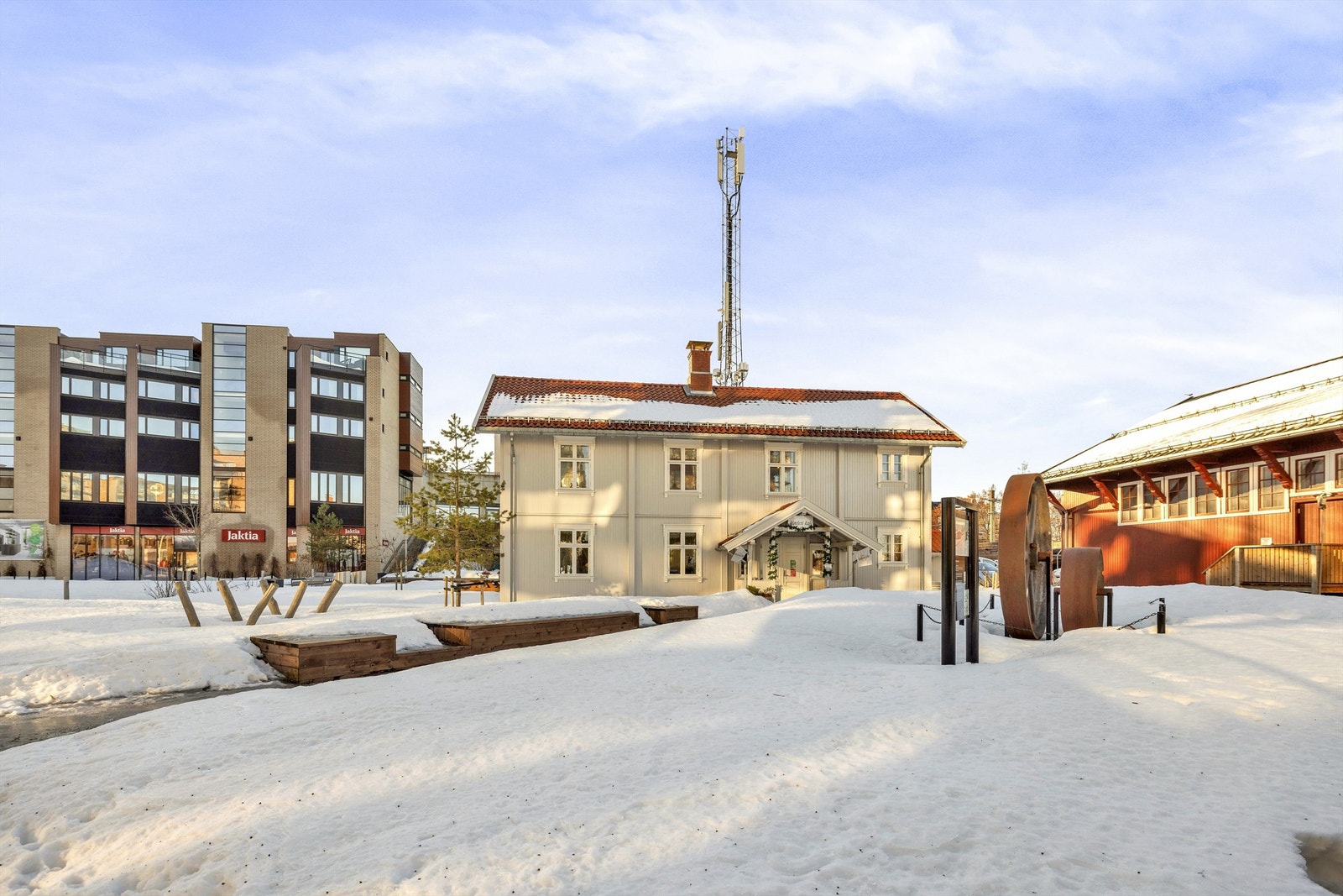 Veien er kort til rekreasjon og friluftsliv ved Nordbytjernet, en naturperle med turstier. Galleribilde