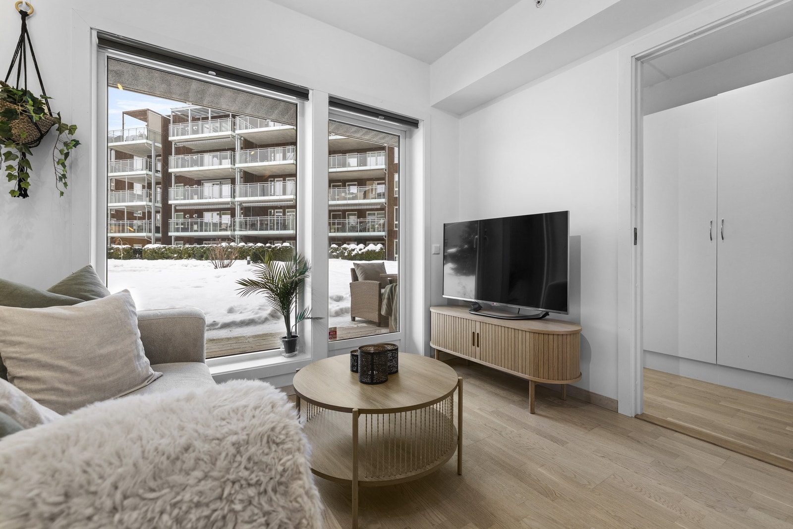 Leiligheten har god lagringsplass med både innvendig og ekstern bod. Galleribilde