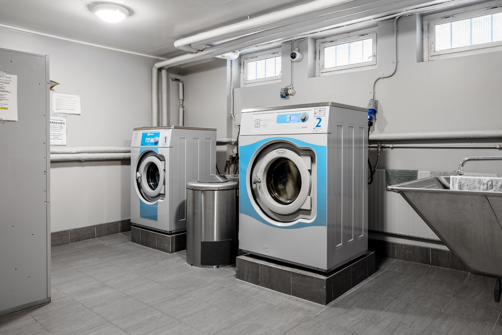 Fellesvaskeri i kjeller. Galleribilde