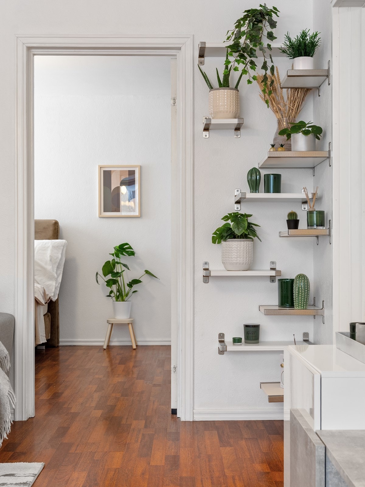 Fra stuen kommer du direkte inn til hovedsoverommet. Galleribilde