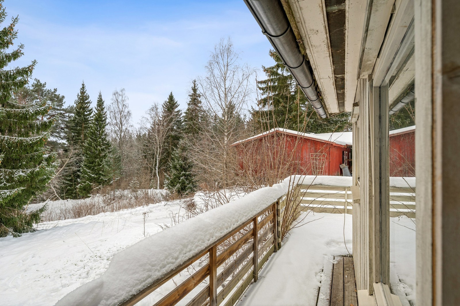 Herlig med terrasse hvor du kan nyte de gode solforholdene. Galleribilde