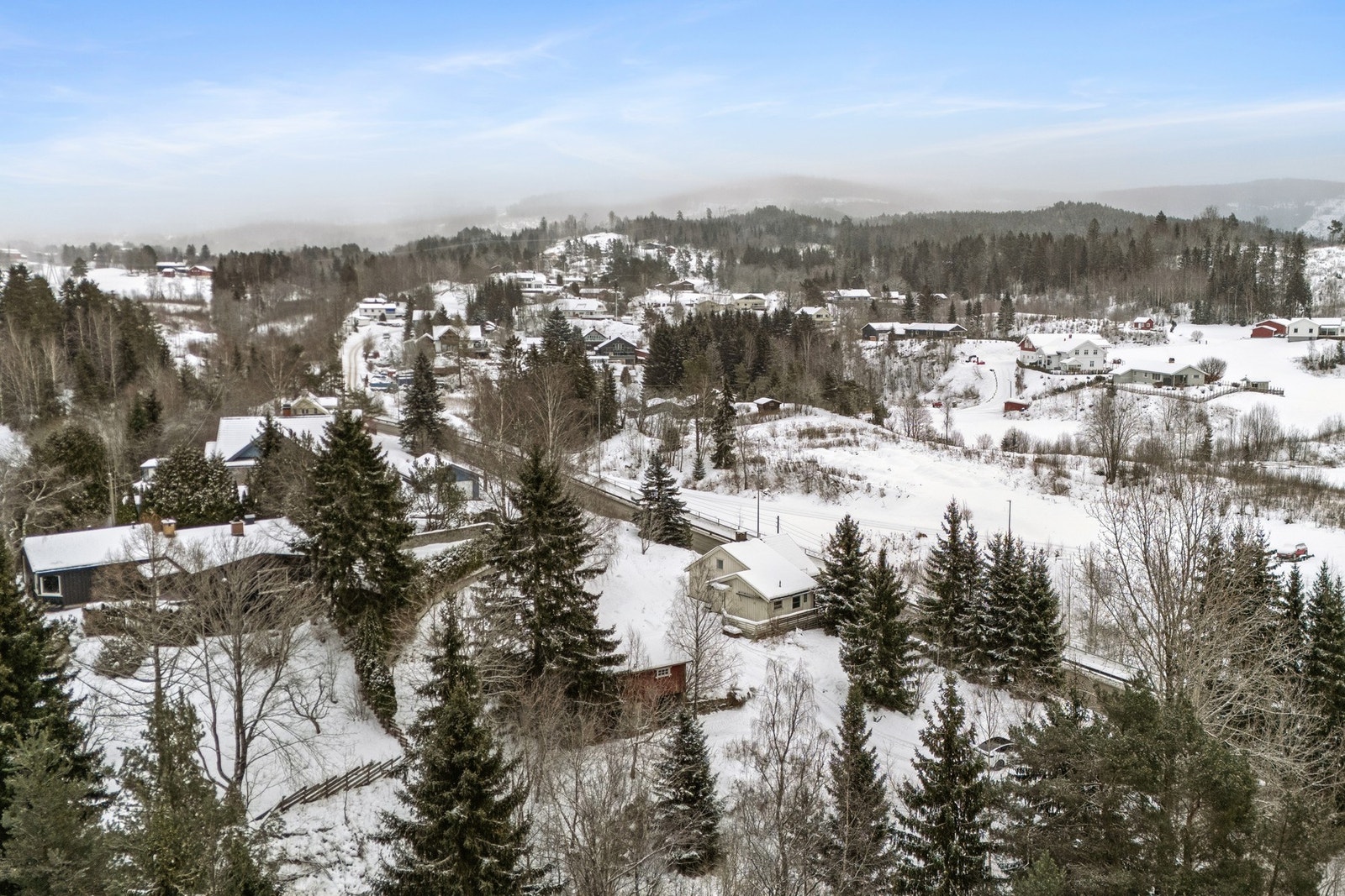 Her bor du med nærhet til flotte naturområder og fine turmuligheter året rundt. Galleribilde