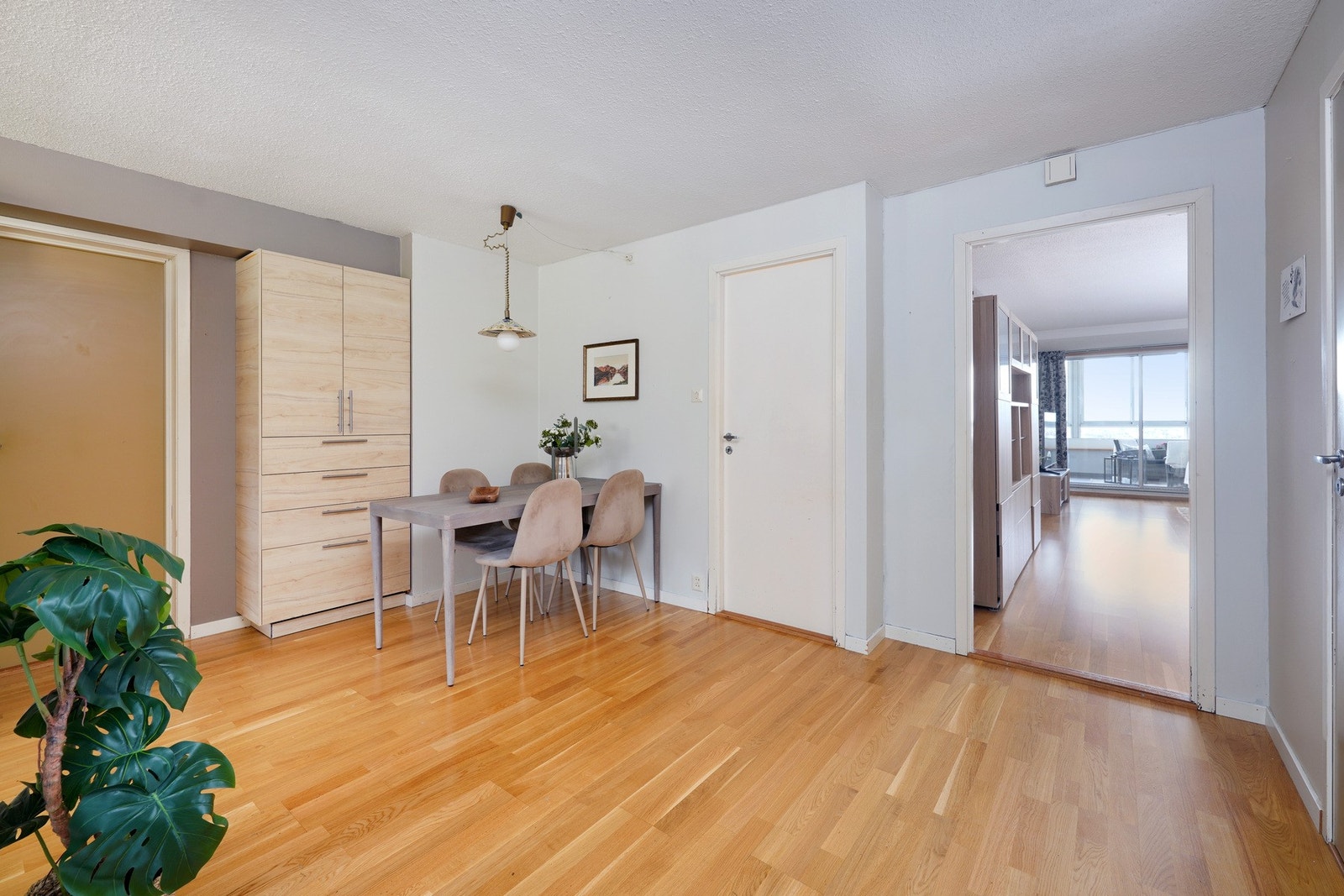 Spisestue. Galleribilde