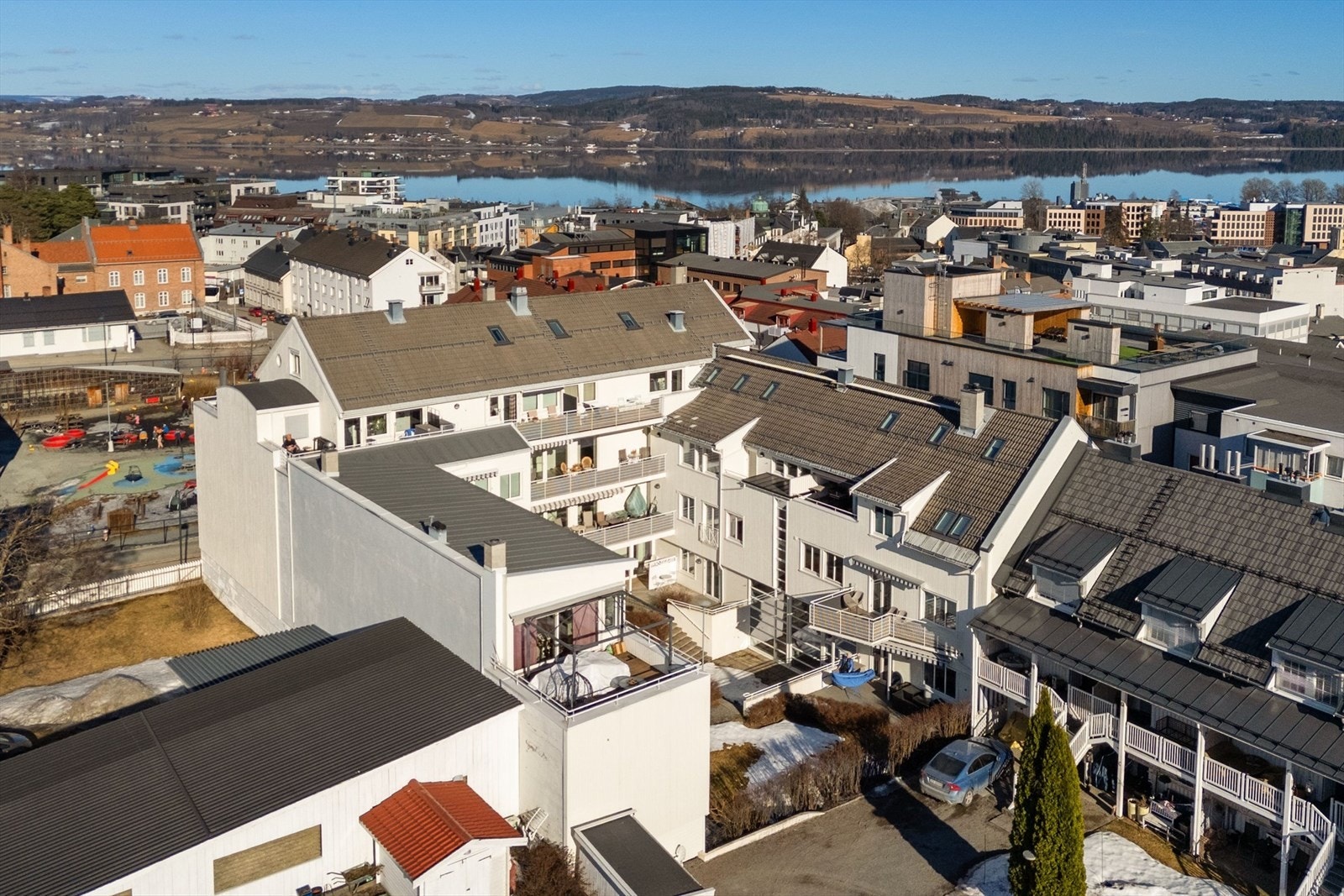 Leiligheten har en flott, sentrumsnær beliggenhet med nærhet til nødvendige fasiliteter. Galleribilde