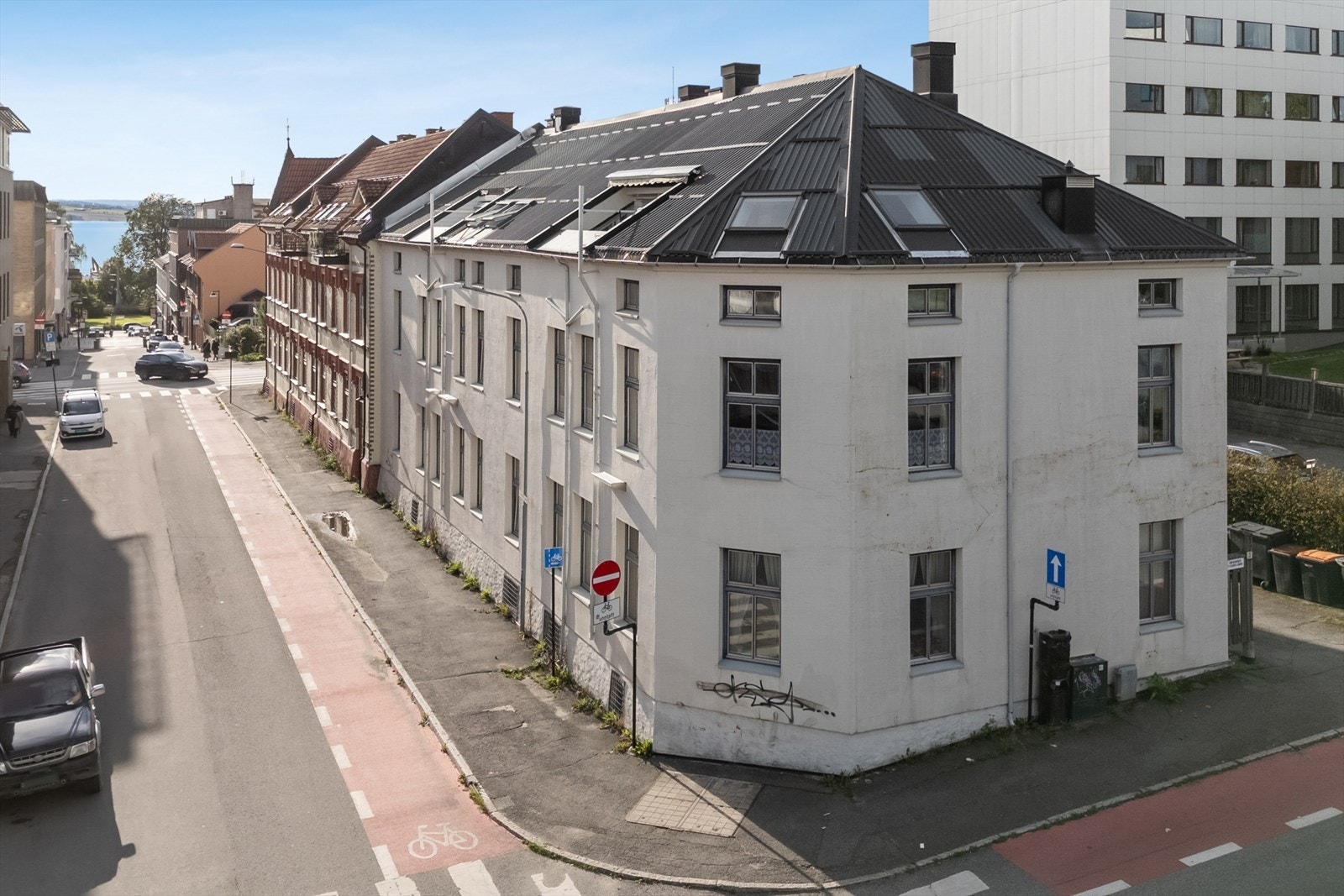 Velkommen til Østregate 3A - en tiltalende 2-roms andelsleilighet med svært sentral beliggenhet! Galleribilde