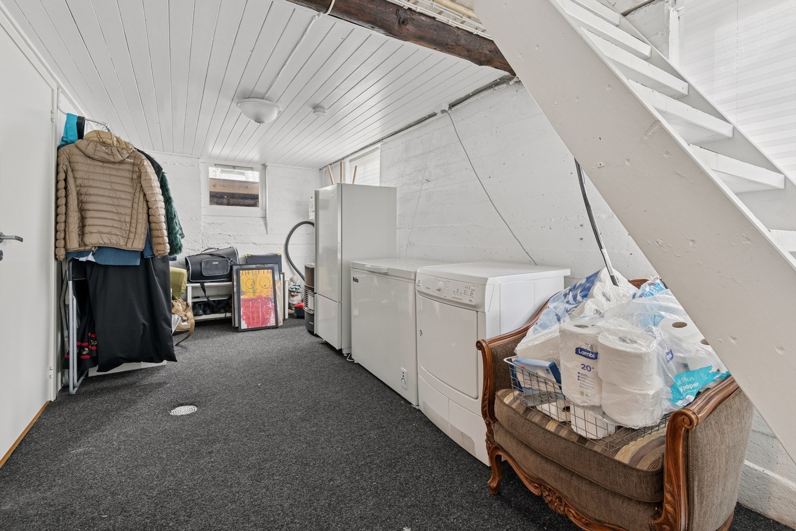 Kjeller gir god plass til lagring og oppbevaring. Galleribilde