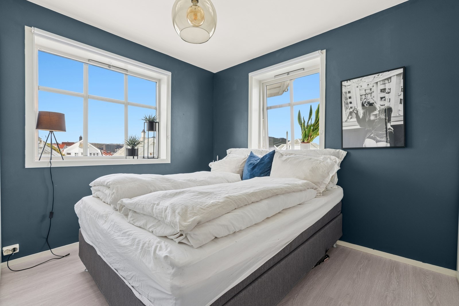 Hjemmet har tre soverom, alle praktisk plassert i andre etasje. Galleribilde