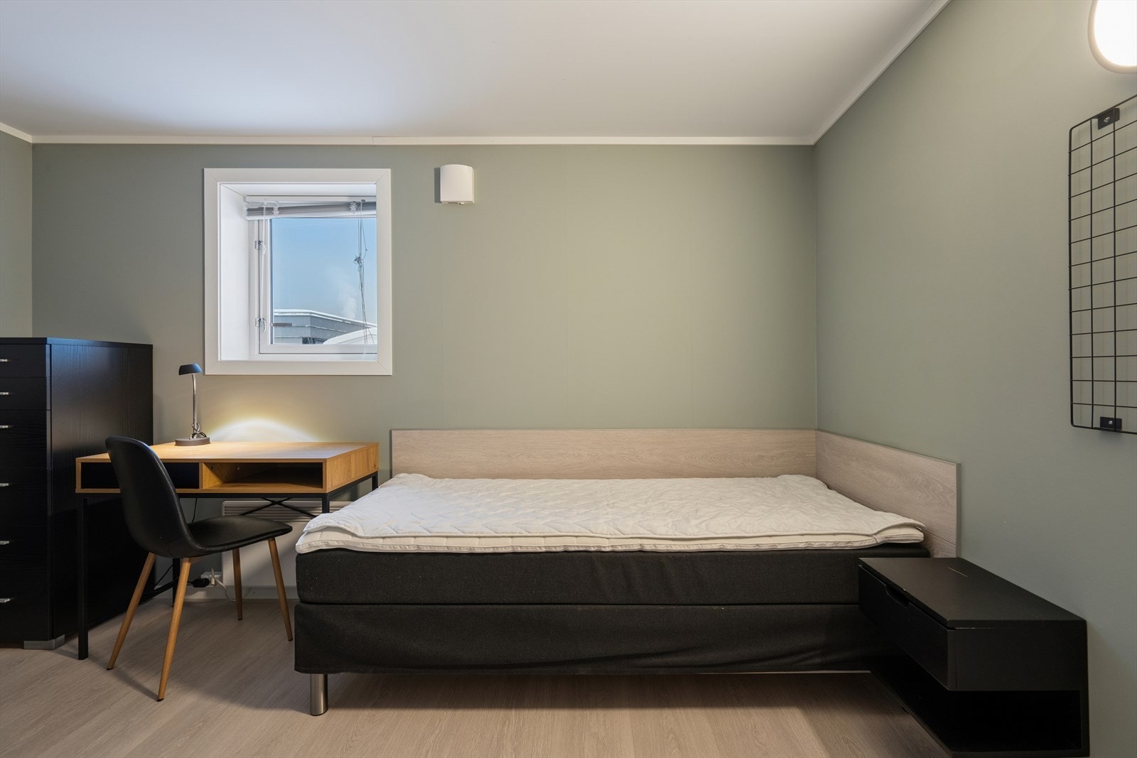 "Soverom" 7 (6.3 kvm) beliggende i underetasjen. Galleribilde