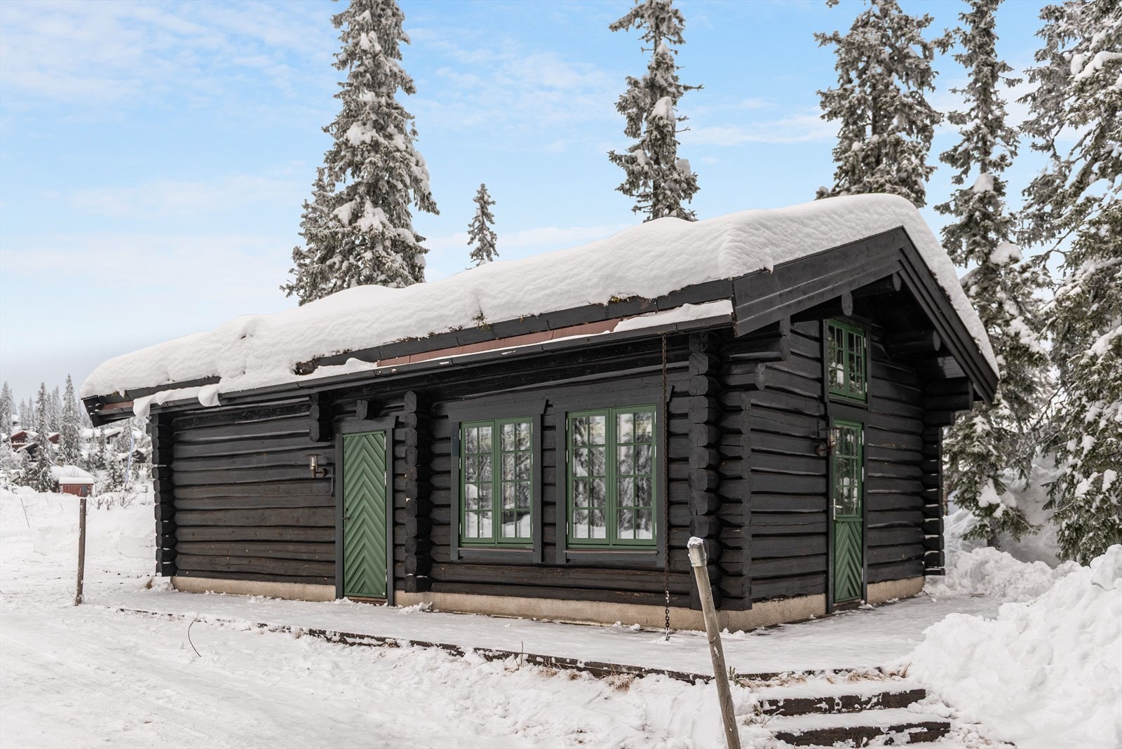 Annekset er forlengelsen av garasjen og inneholder en liten stue, kryphems og bad. Galleribilde